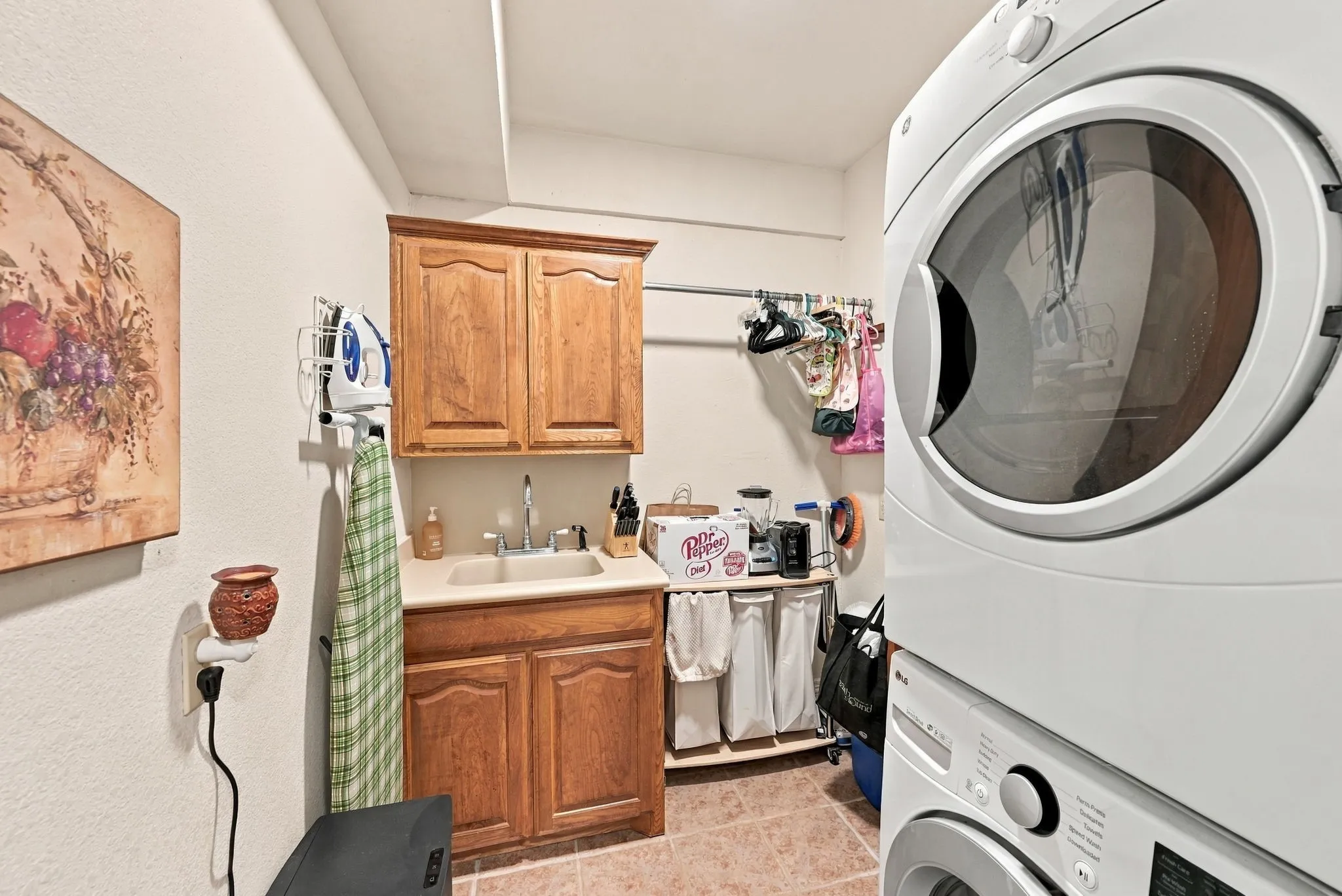 Single Family Residence For Sale in Ellis County , 4218 Fm 66, Waxahachie, Texas 75167, 3 Bedroom, 3 Bathroom, 2 Garage spaces, 2,826 Sqft, built in 2004, mls#21387067, Real Estate Agent in Waxahachie, Homes For Sale in Ellis county, Homes For Sale in Waxahachie, Realtor in Waxahachie Texas, Real Estate Brokerage Independent Realty Texas, Luminita Cordes Realtor