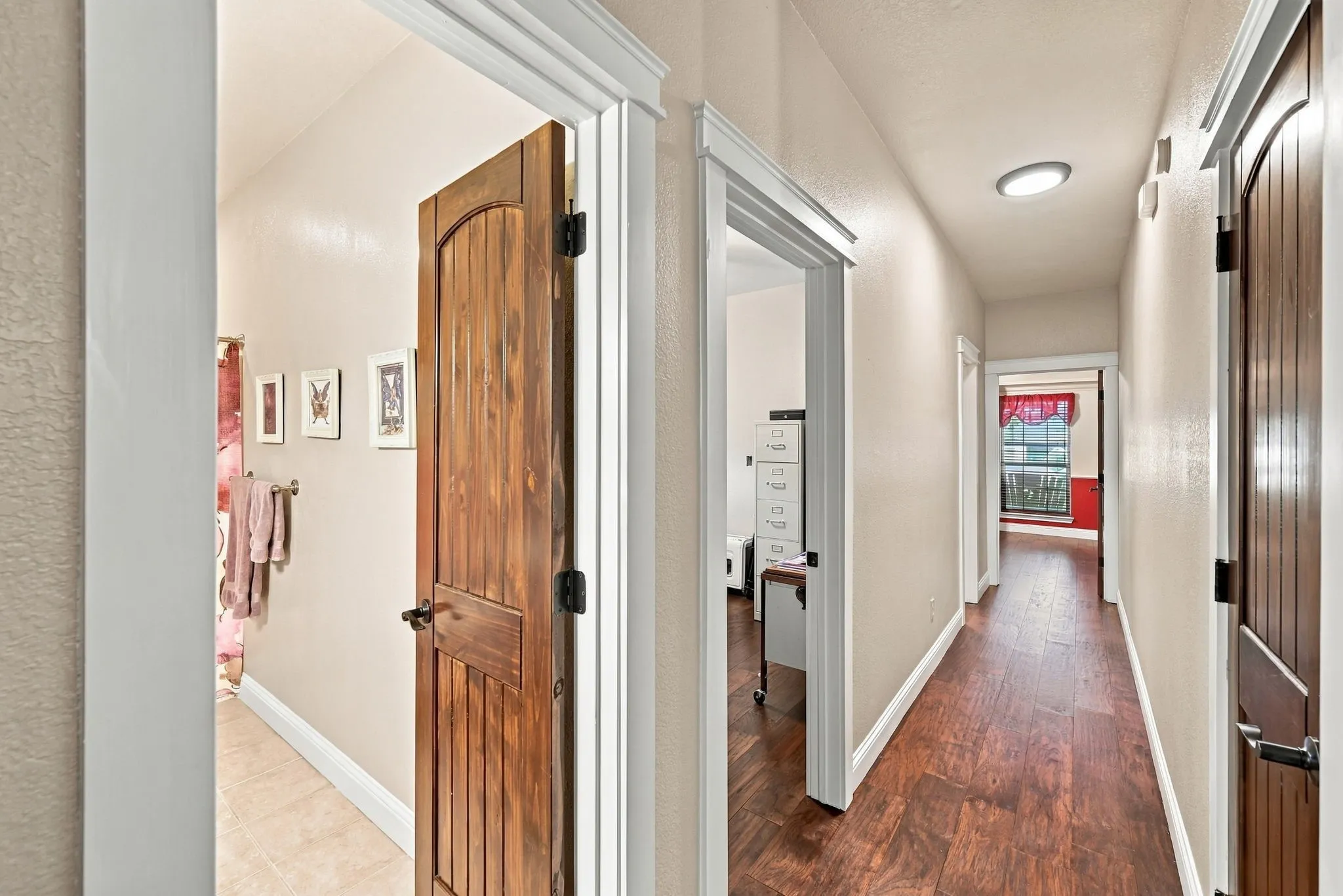 Single Family Residence For Sale in Ellis County , 4218 Fm 66, Waxahachie, Texas 75167, 3 Bedroom, 3 Bathroom, 2 Garage spaces, 2,826 Sqft, built in 2004, mls#21387067, Real Estate Agent in Waxahachie, Homes For Sale in Ellis county, Homes For Sale in Waxahachie, Realtor in Waxahachie Texas, Real Estate Brokerage Independent Realty Texas, Luminita Cordes Realtor