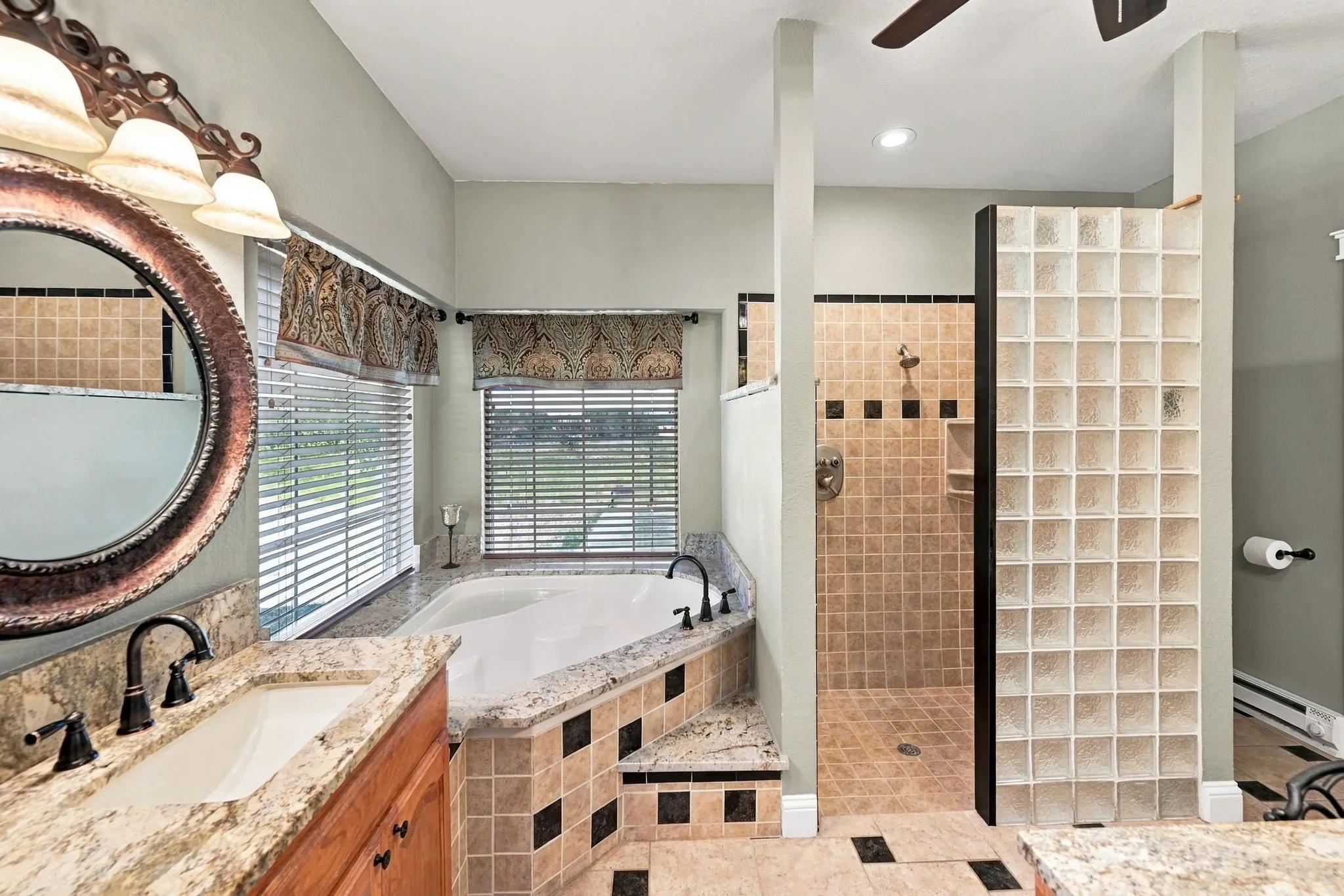 Single Family Residence For Sale in Ellis County , 4218 Fm 66, Waxahachie, Texas 75167, 3 Bedroom, 3 Bathroom, 2 Garage spaces, 2,826 Sqft, built in 2004, mls#21387067, Real Estate Agent in Waxahachie, Homes For Sale in Ellis county, Homes For Sale in Waxahachie, Realtor in Waxahachie Texas, Real Estate Brokerage Independent Realty Texas, Luminita Cordes Realtor