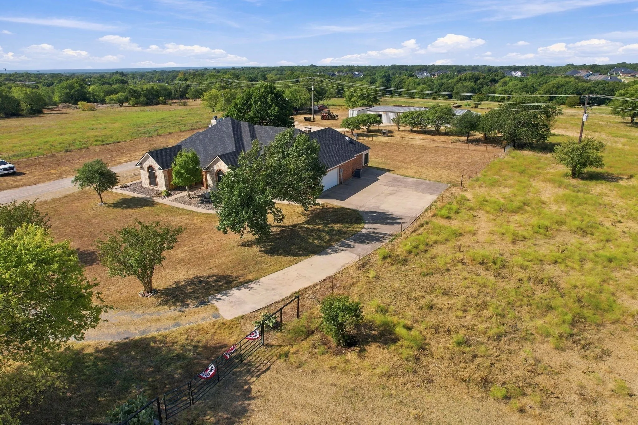 Single Family Residence For Sale in Ellis County , 4218 Fm 66, Waxahachie, Texas 75167, 3 Bedroom, 3 Bathroom, 2 Garage spaces, 2,826 Sqft, built in 2004, mls#21387067, Real Estate Agent in Waxahachie, Homes For Sale in Ellis county, Homes For Sale in Waxahachie, Realtor in Waxahachie Texas, Real Estate Brokerage Independent Realty Texas, Luminita Cordes Realtor