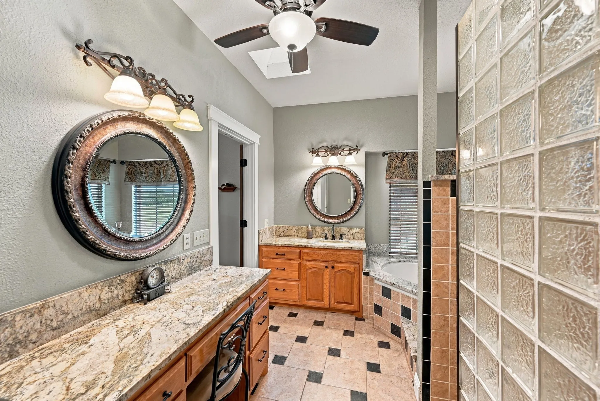 Single Family Residence For Sale in Ellis County , 4218 Fm 66, Waxahachie, Texas 75167, 3 Bedroom, 3 Bathroom, 2 Garage spaces, 2,826 Sqft, built in 2004, mls#21387067, Real Estate Agent in Waxahachie, Homes For Sale in Ellis county, Homes For Sale in Waxahachie, Realtor in Waxahachie Texas, Real Estate Brokerage Independent Realty Texas, Luminita Cordes Realtor