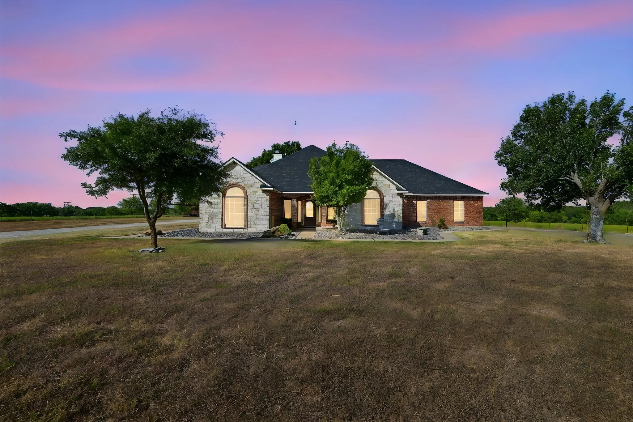 Single Family Residence For Sale in Ellis County , 4218 Fm 66, Waxahachie, Texas 75167, 3 Bedroom, 3 Bathroom, 2 Garage spaces, 2,826 Sqft, built in 2004, mls#21387067, Real Estate Agent in Waxahachie, Homes For Sale in Ellis county, Homes For Sale in Waxahachie, Realtor in Waxahachie Texas, Real Estate Brokerage Independent Realty Texas, Luminita Cordes Realtor