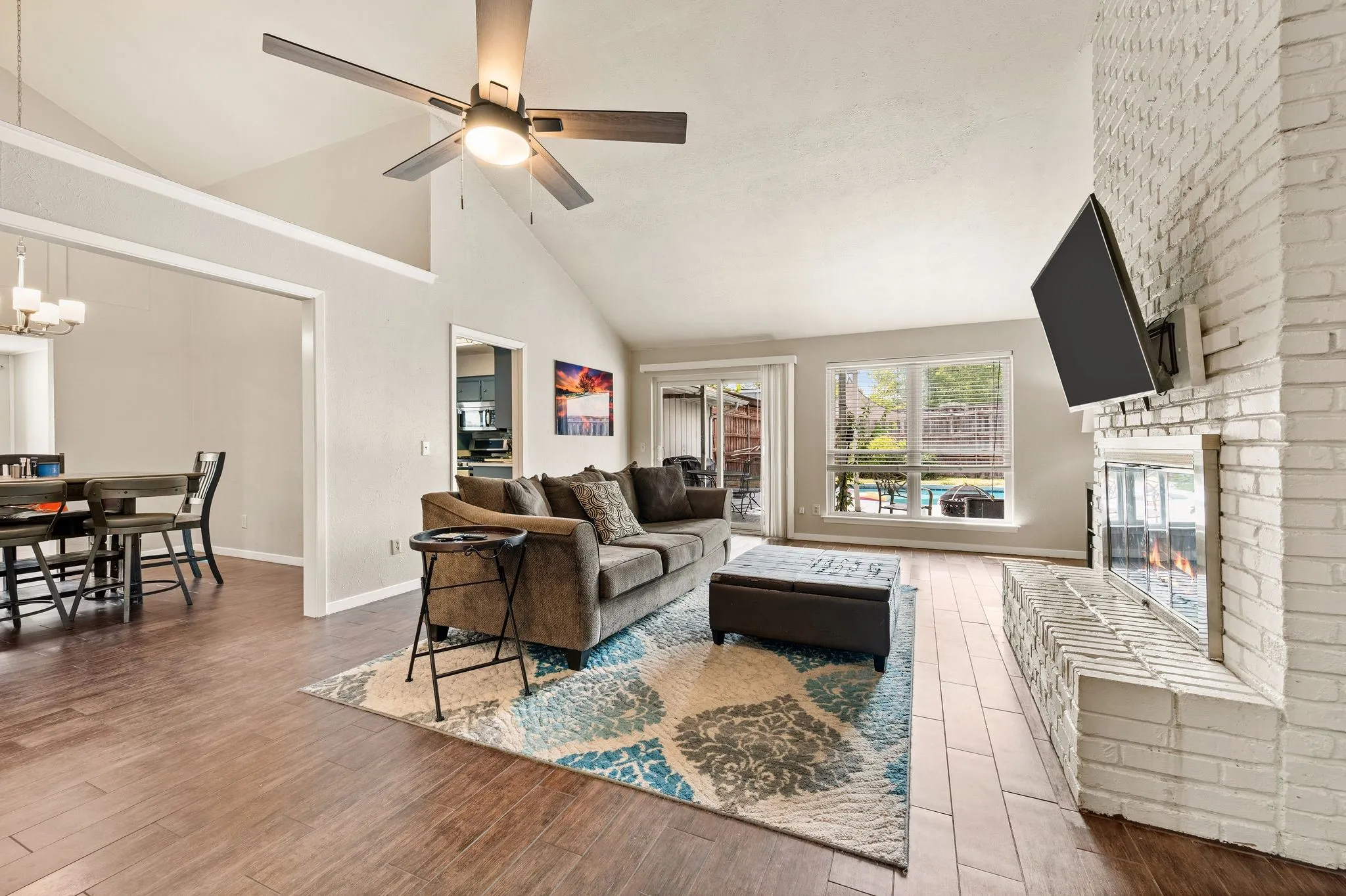 Single Family Residence For Sale in Collin County , 2405 Ridgewood Drive, Plano, Texas 75074, 4 Bedroom, 2 Bathroom, 2 Garage spaces, 2,179 Sqft, built in 1974, mls#21388862, Real Estate Agent in Plano, Homes For Sale in Collin county, Homes For Sale in Plano, Realtor in Plano Texas, Real Estate Brokerage Independent Realty Texas, Luminita Cordes Realtor