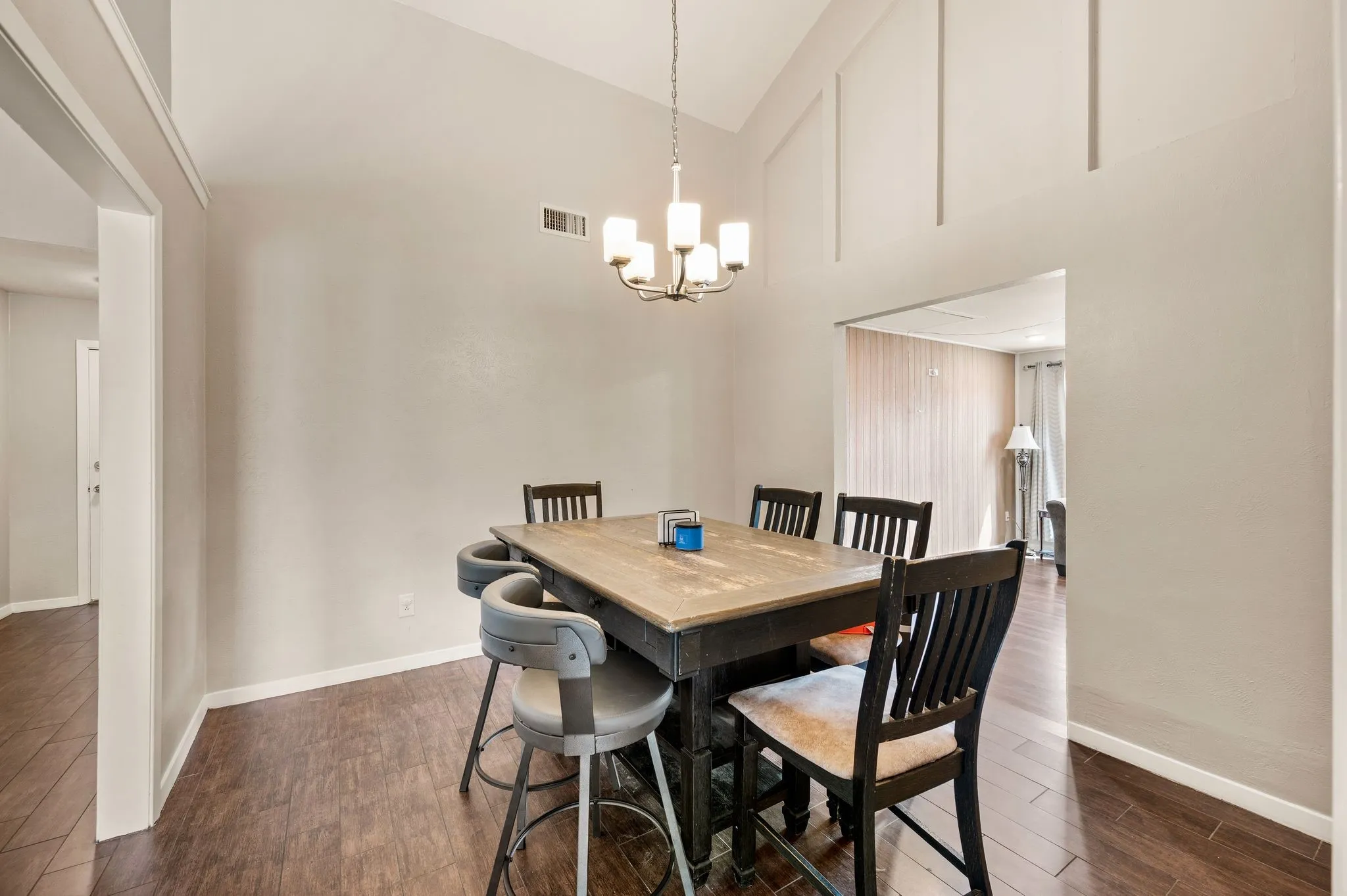 Single Family Residence For Sale in Collin County , 2405 Ridgewood Drive, Plano, Texas 75074, 4 Bedroom, 2 Bathroom, 2 Garage spaces, 2,179 Sqft, built in 1974, mls#21388862, Real Estate Agent in Plano, Homes For Sale in Collin county, Homes For Sale in Plano, Realtor in Plano Texas, Real Estate Brokerage Independent Realty Texas, Luminita Cordes Realtor