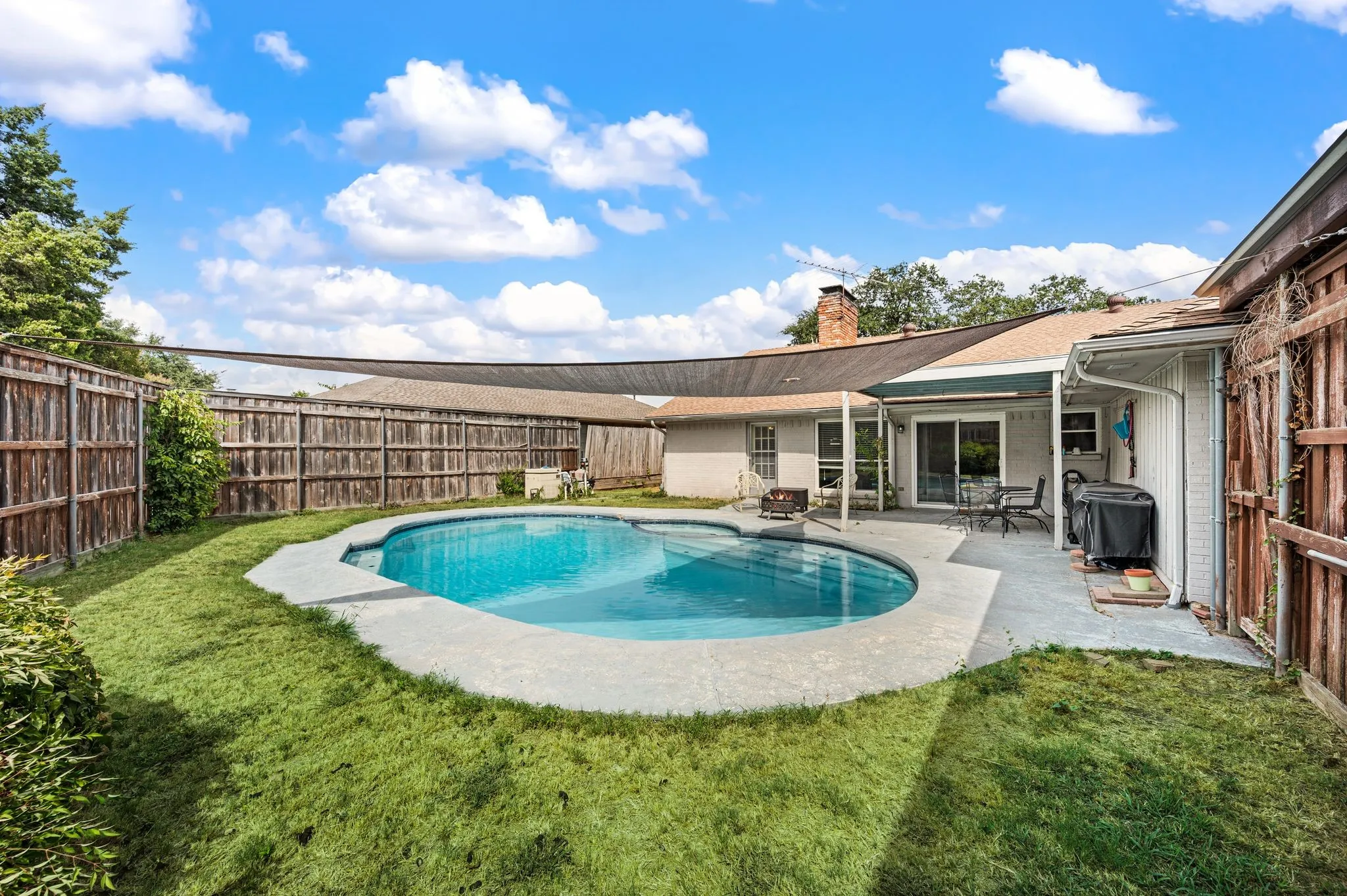 Single Family Residence For Sale in Collin County , 2405 Ridgewood Drive, Plano, Texas 75074, 4 Bedroom, 2 Bathroom, 2 Garage spaces, 2,179 Sqft, built in 1974, mls#21388862, Real Estate Agent in Plano, Homes For Sale in Collin county, Homes For Sale in Plano, Realtor in Plano Texas, Real Estate Brokerage Independent Realty Texas, Luminita Cordes Realtor
