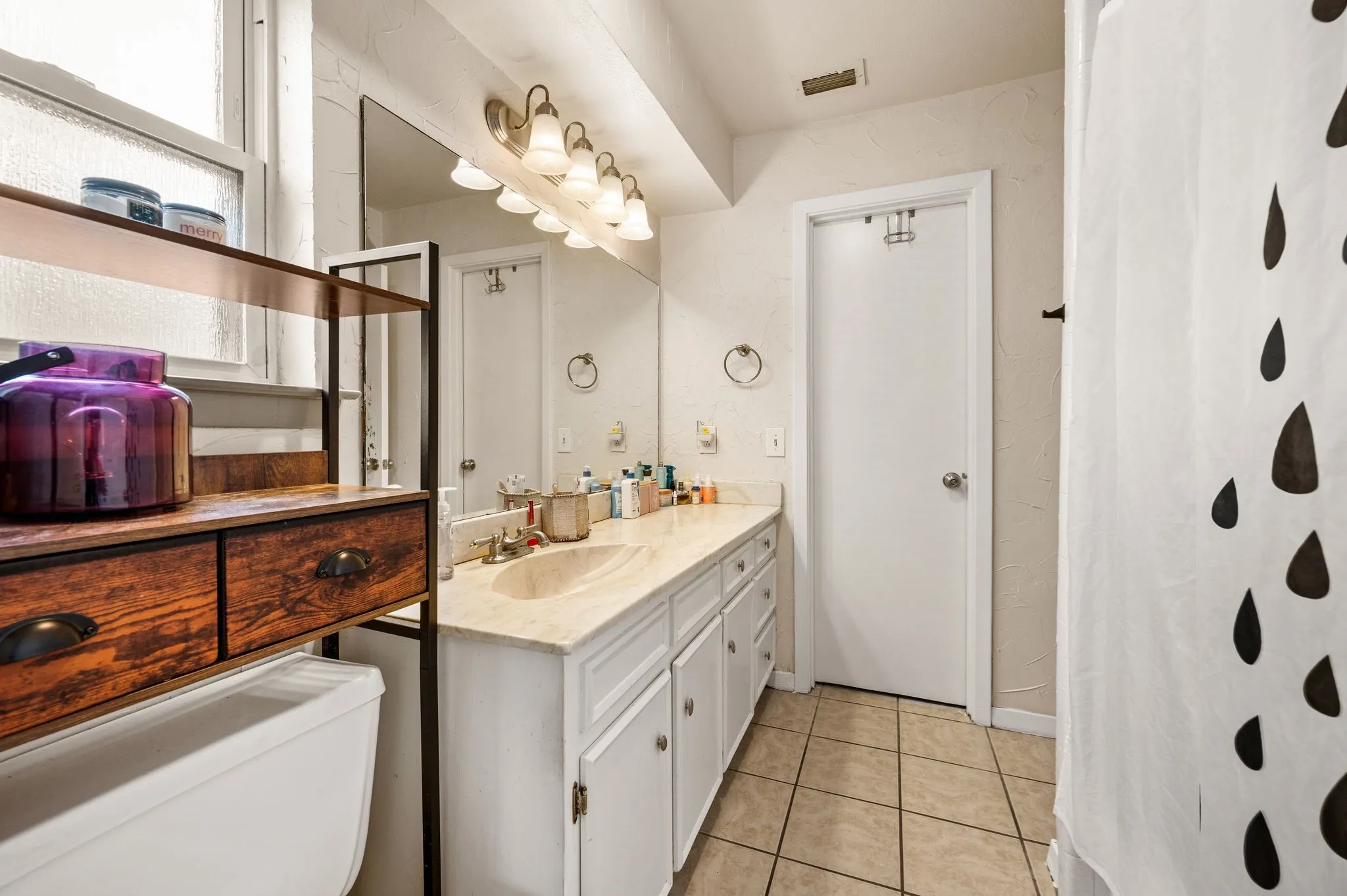 Single Family Residence For Sale in Collin County , 2405 Ridgewood Drive, Plano, Texas 75074, 4 Bedroom, 2 Bathroom, 2 Garage spaces, 2,179 Sqft, built in 1974, mls#21388862, Real Estate Agent in Plano, Homes For Sale in Collin county, Homes For Sale in Plano, Realtor in Plano Texas, Real Estate Brokerage Independent Realty Texas, Luminita Cordes Realtor