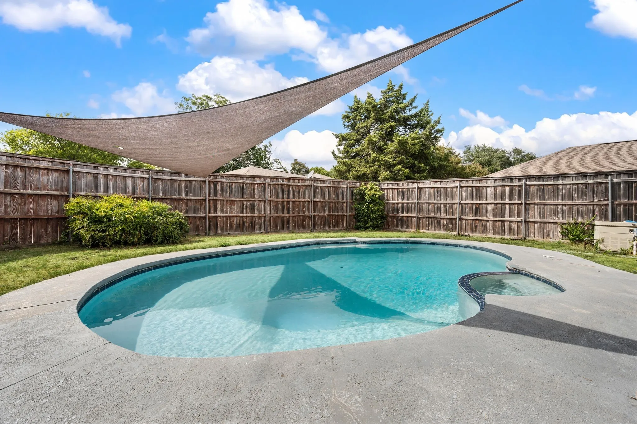 Single Family Residence For Sale in Collin County , 2405 Ridgewood Drive, Plano, Texas 75074, 4 Bedroom, 2 Bathroom, 2 Garage spaces, 2,179 Sqft, built in 1974, mls#21388862, Real Estate Agent in Plano, Homes For Sale in Collin county, Homes For Sale in Plano, Realtor in Plano Texas, Real Estate Brokerage Independent Realty Texas, Luminita Cordes Realtor