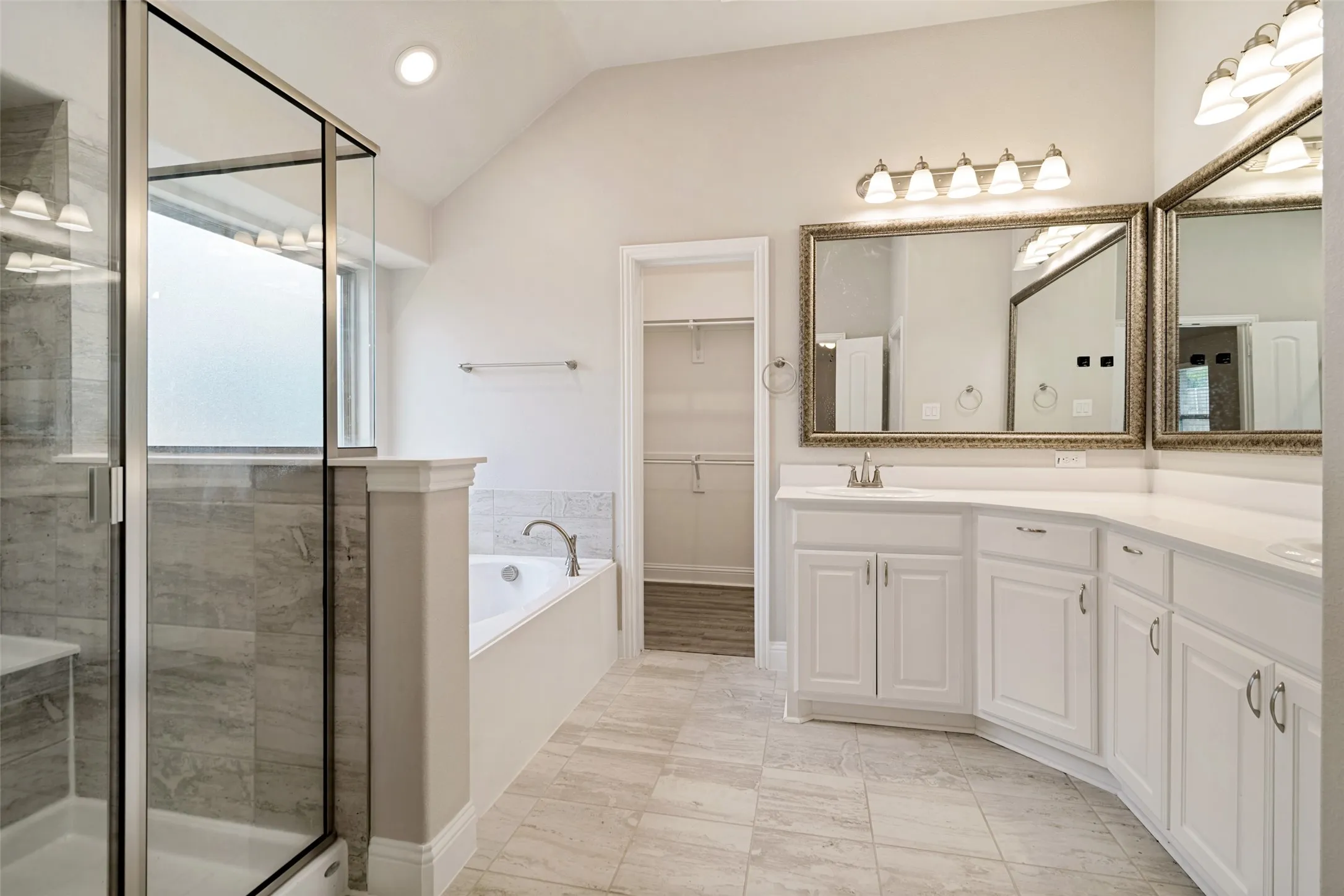 Single Family Residence For Sale in Rockwall County , 211 Jacaranda Drive, Royse City, Texas 75189, 3 Bedroom, 2 Bathroom, 2 Garage spaces, 2,120 Sqft, built in 2020, mls#21389506, Real Estate Agent in Royse City, Homes For Sale in Rockwall county, Homes For Sale in Royse City, Realtor in Royse City Texas, Real Estate Brokerage Independent Realty Texas, Luminita Cordes Realtor