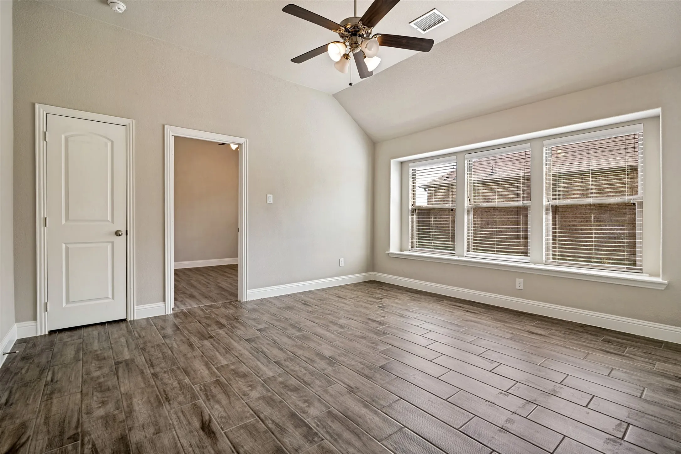 Single Family Residence For Sale in Rockwall County , 211 Jacaranda Drive, Royse City, Texas 75189, 3 Bedroom, 2 Bathroom, 2 Garage spaces, 2,120 Sqft, built in 2020, mls#21389506, Real Estate Agent in Royse City, Homes For Sale in Rockwall county, Homes For Sale in Royse City, Realtor in Royse City Texas, Real Estate Brokerage Independent Realty Texas, Luminita Cordes Realtor