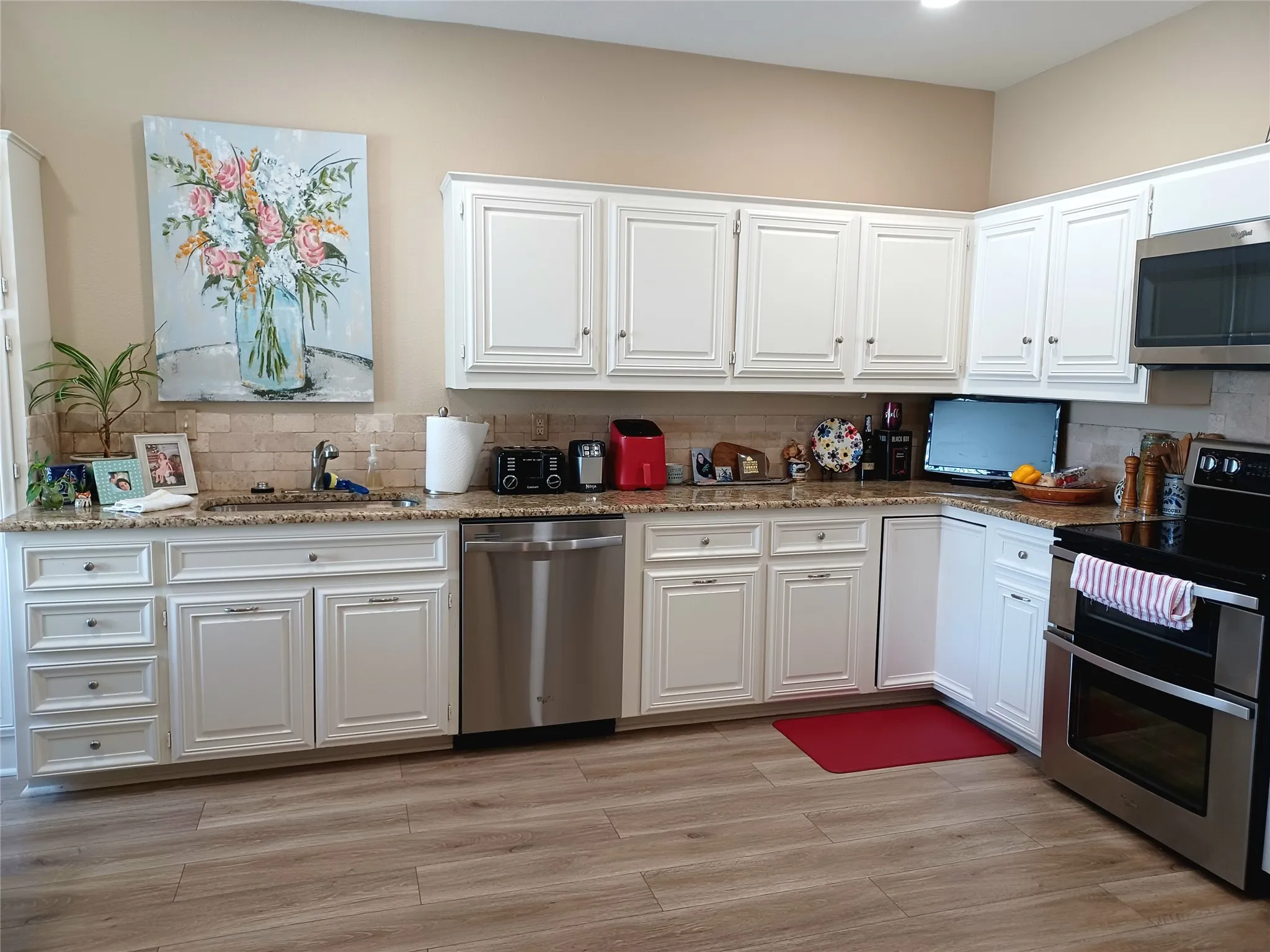 Townhouse For Rent in Tarrant County , 3611 Soft Wind Court, Grapevine, Texas 76051, 2 Bedroom, 4 Bathroom, 2 Garage spaces, 2,052 Sqft, built in 1985, mls#21389592, Real Estate Agent in Grapevine, Homes For Rent in Tarrant county, Homes For Rent in Grapevine, Realtor in Grapevine Texas, Real Estate Brokerage Independent Realty Texas, Luminita Cordes Realtor