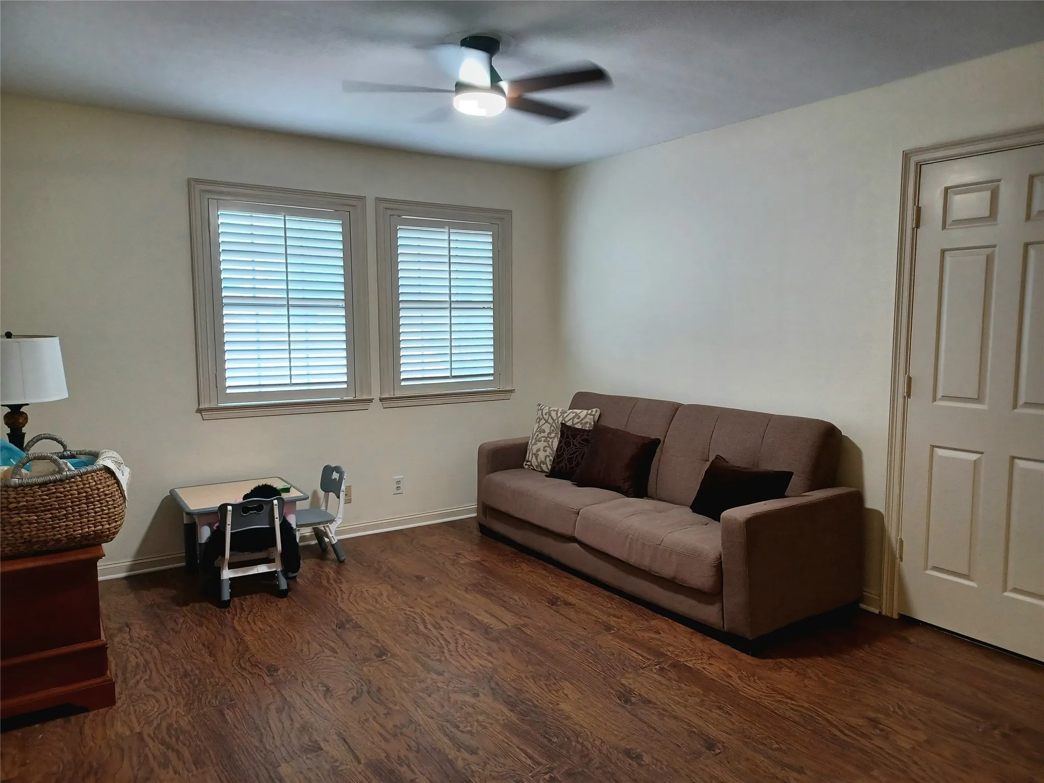 Townhouse For Rent in Tarrant County , 3611 Soft Wind Court, Grapevine, Texas 76051, 2 Bedroom, 4 Bathroom, 2 Garage spaces, 2,052 Sqft, built in 1985, mls#21389592, Real Estate Agent in Grapevine, Homes For Rent in Tarrant county, Homes For Rent in Grapevine, Realtor in Grapevine Texas, Real Estate Brokerage Independent Realty Texas, Luminita Cordes Realtor