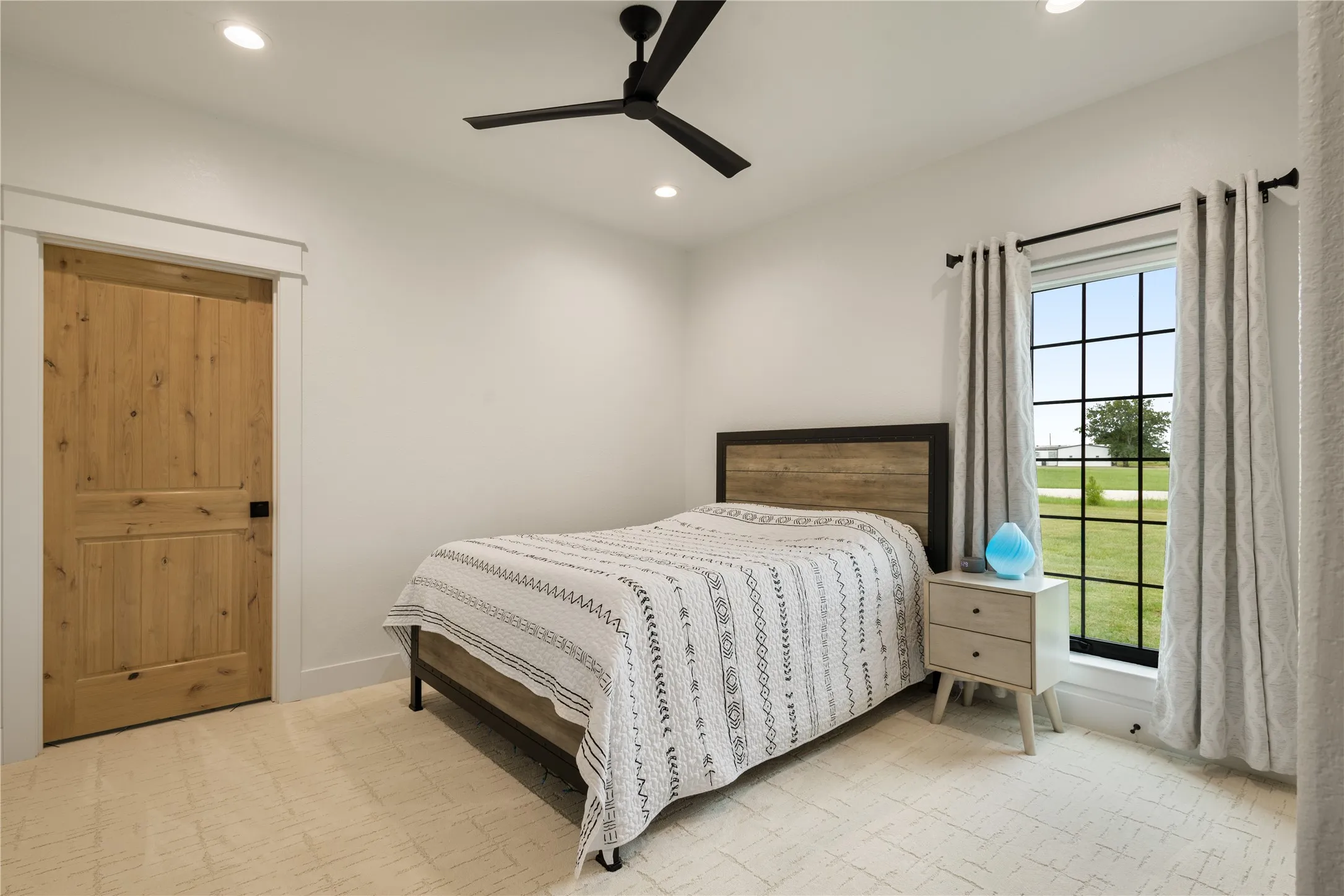 Single Family Residence For Sale in Lamar County , 15170 Farm Road 79, Sumner, Texas 75486, 5 Bedroom, 5 Bathroom, 2 Garage spaces, 3,600 Sqft, built in 2022, mls#21386391, Real Estate Agent in Sumner, Homes For Sale in Lamar county, Homes For Sale in Sumner, Realtor in Sumner Texas, Real Estate Brokerage Independent Realty Texas, Luminita Cordes Realtor