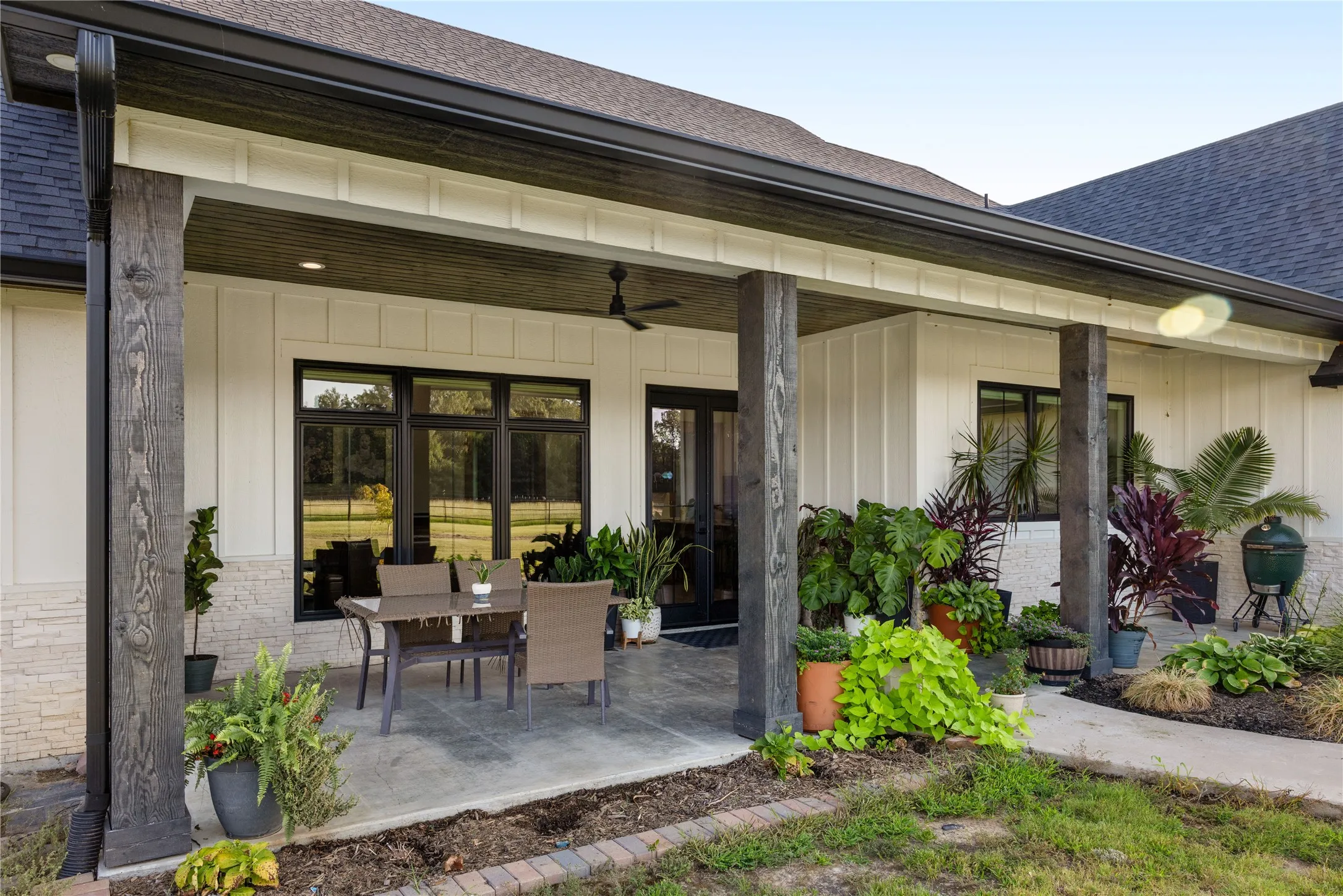 Single Family Residence For Sale in Lamar County , 15170 Farm Road 79, Sumner, Texas 75486, 5 Bedroom, 5 Bathroom, 2 Garage spaces, 3,600 Sqft, built in 2022, mls#21386391, Real Estate Agent in Sumner, Homes For Sale in Lamar county, Homes For Sale in Sumner, Realtor in Sumner Texas, Real Estate Brokerage Independent Realty Texas, Luminita Cordes Realtor