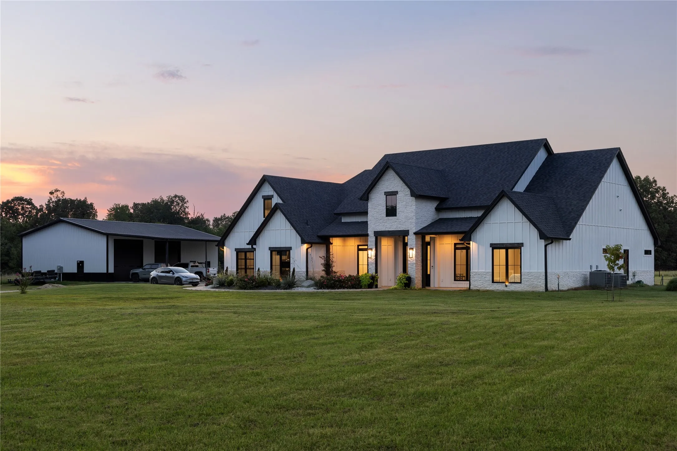 Single Family Residence For Sale in Lamar County , 15170 Farm Road 79, Sumner, Texas 75486, 5 Bedroom, 5 Bathroom, 2 Garage spaces, 3,600 Sqft, built in 2022, mls#21386391, Real Estate Agent in Sumner, Homes For Sale in Lamar county, Homes For Sale in Sumner, Realtor in Sumner Texas, Real Estate Brokerage Independent Realty Texas, Luminita Cordes Realtor