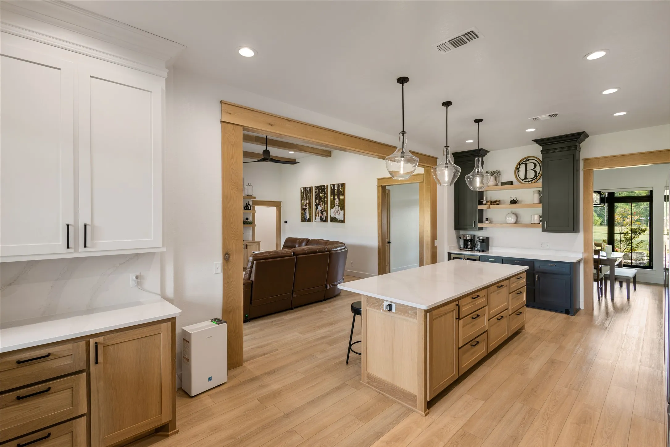 Single Family Residence For Sale in Lamar County , 15170 Farm Road 79, Sumner, Texas 75486, 5 Bedroom, 5 Bathroom, 2 Garage spaces, 3,600 Sqft, built in 2022, mls#21386391, Real Estate Agent in Sumner, Homes For Sale in Lamar county, Homes For Sale in Sumner, Realtor in Sumner Texas, Real Estate Brokerage Independent Realty Texas, Luminita Cordes Realtor