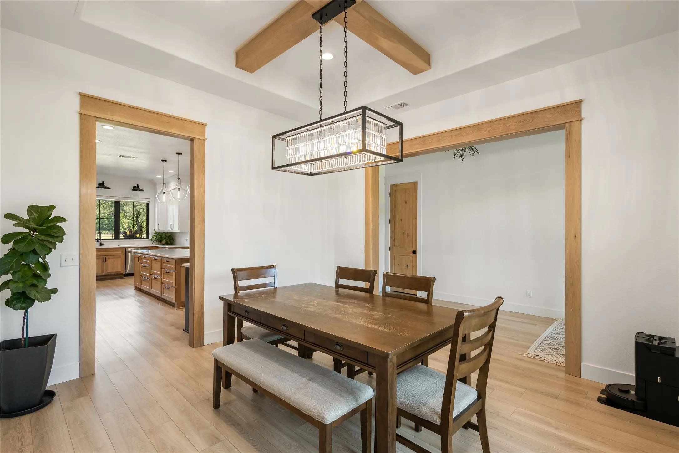 Single Family Residence For Sale in Lamar County , 15170 Farm Road 79, Sumner, Texas 75486, 5 Bedroom, 5 Bathroom, 2 Garage spaces, 3,600 Sqft, built in 2022, mls#21386391, Real Estate Agent in Sumner, Homes For Sale in Lamar county, Homes For Sale in Sumner, Realtor in Sumner Texas, Real Estate Brokerage Independent Realty Texas, Luminita Cordes Realtor