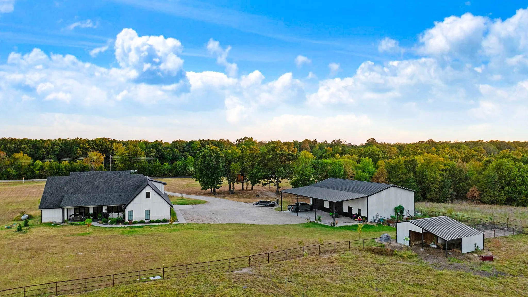 Single Family Residence For Sale in Lamar County , 15170 Farm Road 79, Sumner, Texas 75486, 5 Bedroom, 5 Bathroom, 2 Garage spaces, 3,600 Sqft, built in 2022, mls#21386391, Real Estate Agent in Sumner, Homes For Sale in Lamar county, Homes For Sale in Sumner, Realtor in Sumner Texas, Real Estate Brokerage Independent Realty Texas, Luminita Cordes Realtor