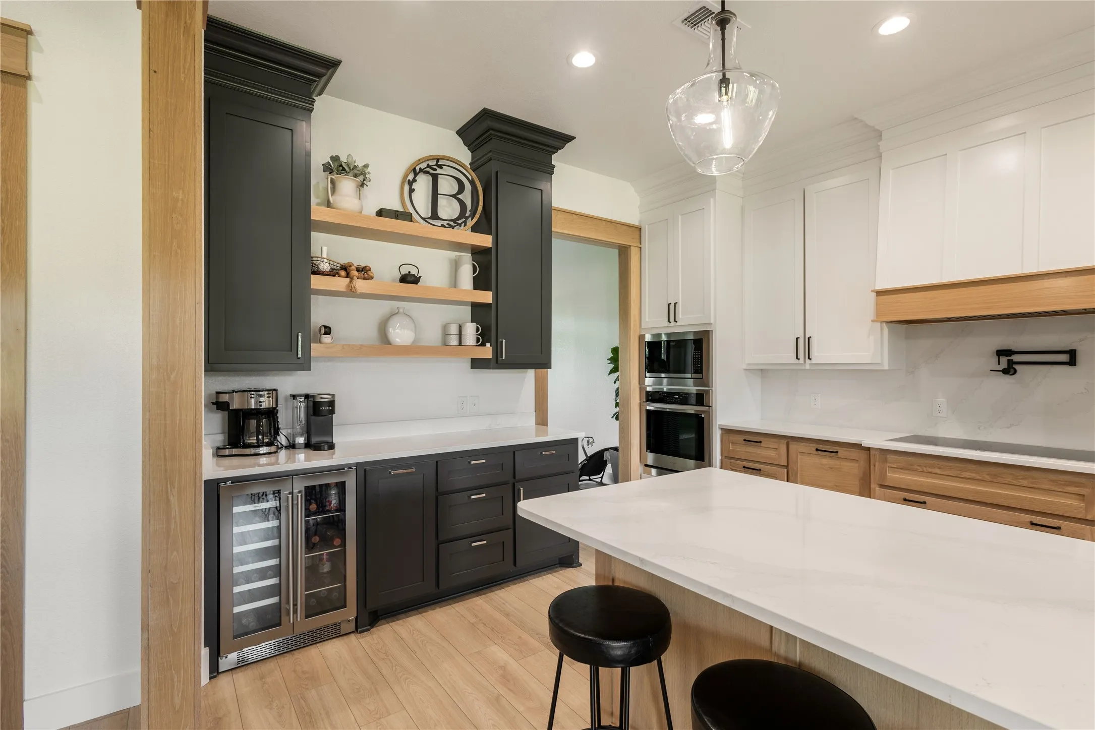 Single Family Residence For Sale in Lamar County , 15170 Farm Road 79, Sumner, Texas 75486, 5 Bedroom, 5 Bathroom, 2 Garage spaces, 3,600 Sqft, built in 2022, mls#21386391, Real Estate Agent in Sumner, Homes For Sale in Lamar county, Homes For Sale in Sumner, Realtor in Sumner Texas, Real Estate Brokerage Independent Realty Texas, Luminita Cordes Realtor