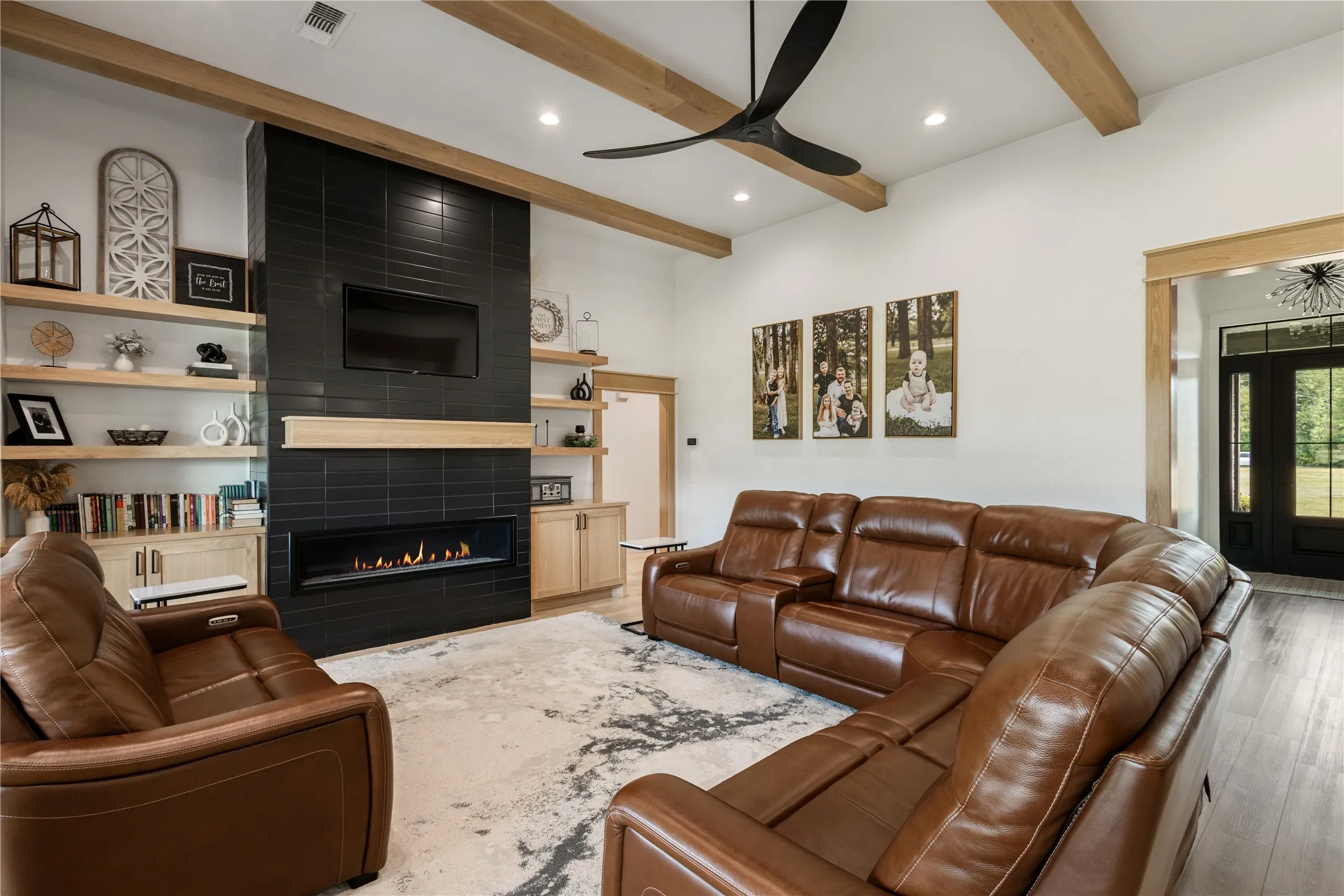 Single Family Residence For Sale in Lamar County , 15170 Farm Road 79, Sumner, Texas 75486, 5 Bedroom, 5 Bathroom, 2 Garage spaces, 3,600 Sqft, built in 2022, mls#21386391, Real Estate Agent in Sumner, Homes For Sale in Lamar county, Homes For Sale in Sumner, Realtor in Sumner Texas, Real Estate Brokerage Independent Realty Texas, Luminita Cordes Realtor