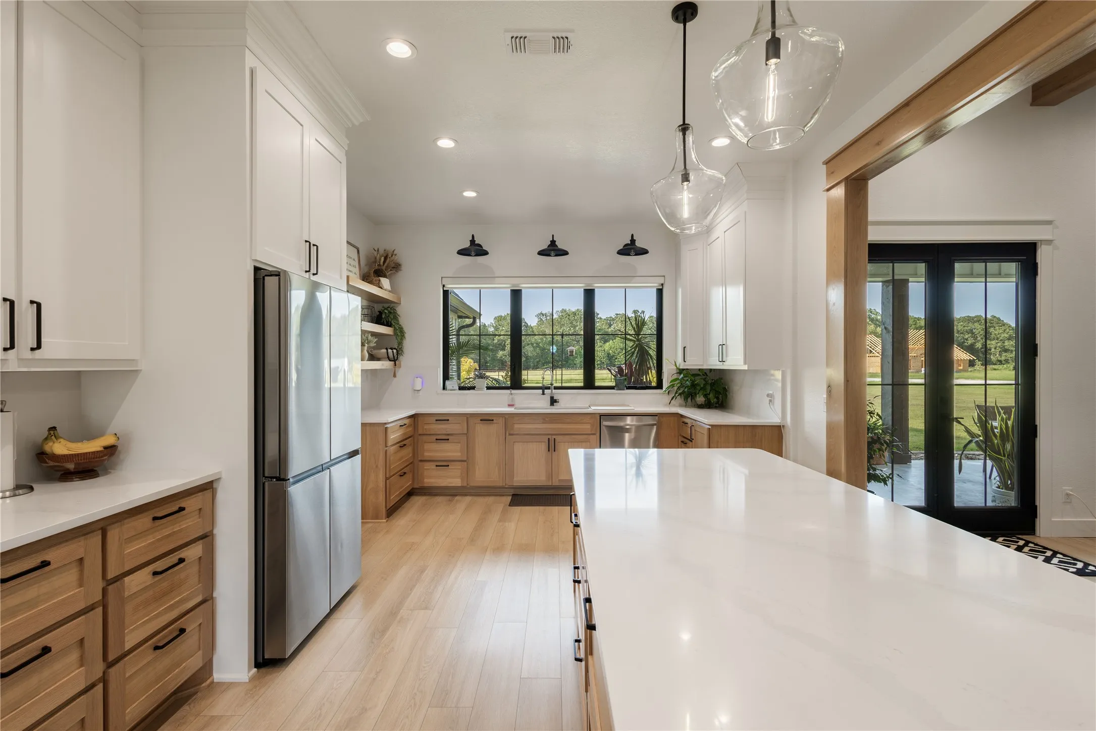 Single Family Residence For Sale in Lamar County , 15170 Farm Road 79, Sumner, Texas 75486, 5 Bedroom, 5 Bathroom, 2 Garage spaces, 3,600 Sqft, built in 2022, mls#21386391, Real Estate Agent in Sumner, Homes For Sale in Lamar county, Homes For Sale in Sumner, Realtor in Sumner Texas, Real Estate Brokerage Independent Realty Texas, Luminita Cordes Realtor