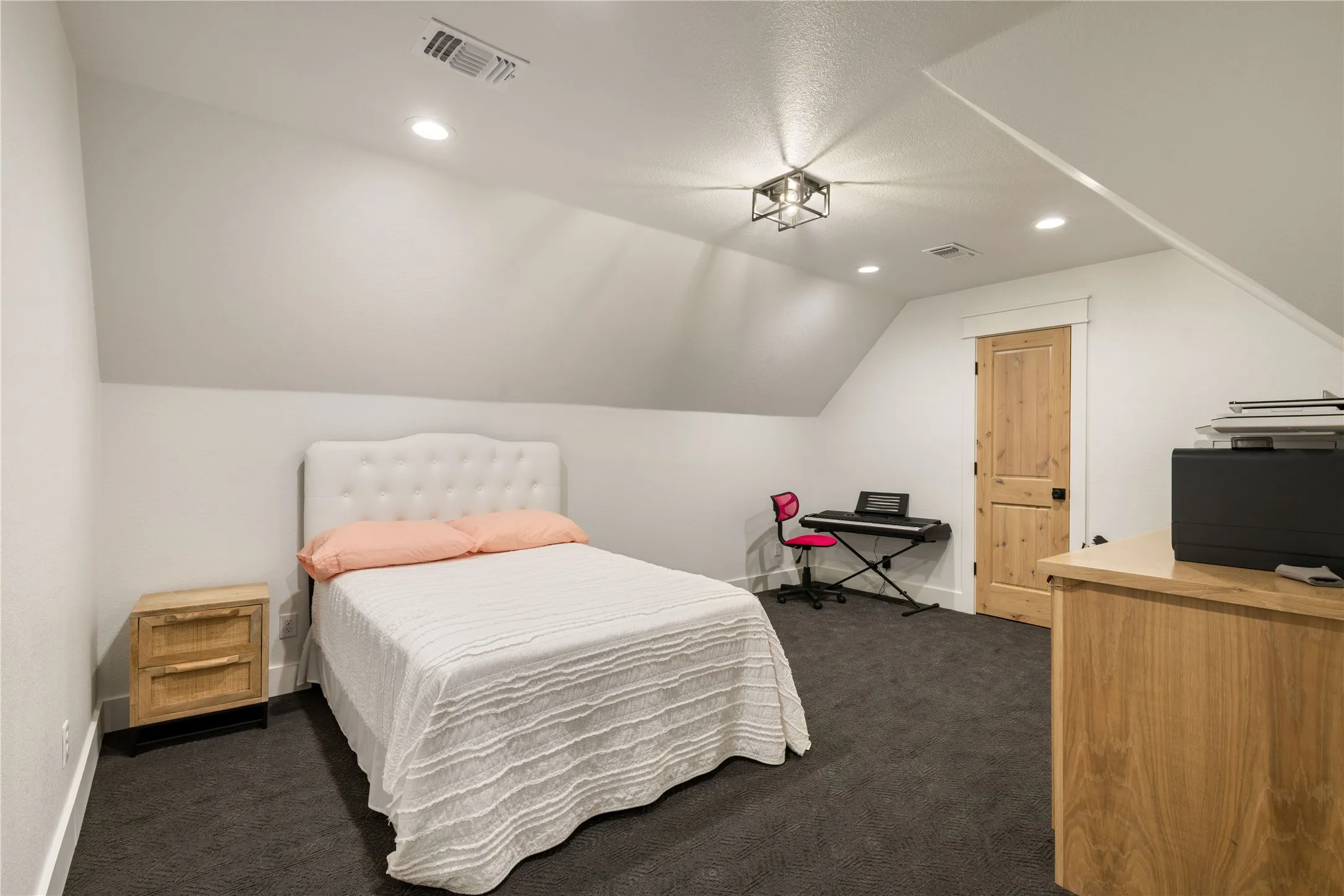 Single Family Residence For Sale in Lamar County , 15170 Farm Road 79, Sumner, Texas 75486, 5 Bedroom, 5 Bathroom, 2 Garage spaces, 3,600 Sqft, built in 2022, mls#21386391, Real Estate Agent in Sumner, Homes For Sale in Lamar county, Homes For Sale in Sumner, Realtor in Sumner Texas, Real Estate Brokerage Independent Realty Texas, Luminita Cordes Realtor