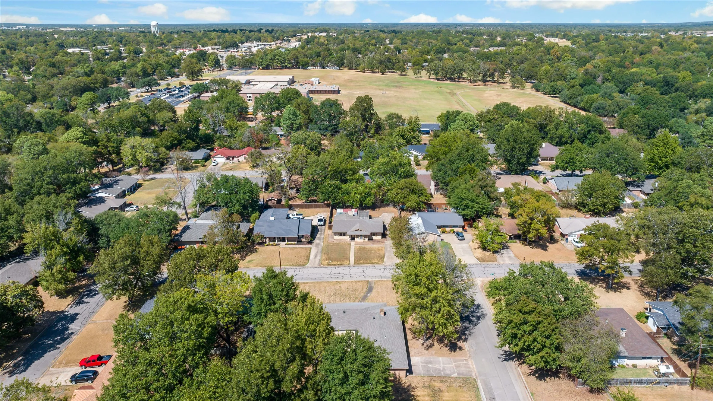 Single Family Residence For Sale in Lamar County , 2975 Abbott, Paris, Texas 75460, 3 Bedroom, 2 Bathroom, Garage spaces, 1,505 Sqft, built in 1966, mls#21389606, Real Estate Agent in Paris, Homes For Sale in Lamar county, Homes For Sale in Paris, Realtor in Paris Texas, Real Estate Brokerage Independent Realty Texas, Luminita Cordes Realtor