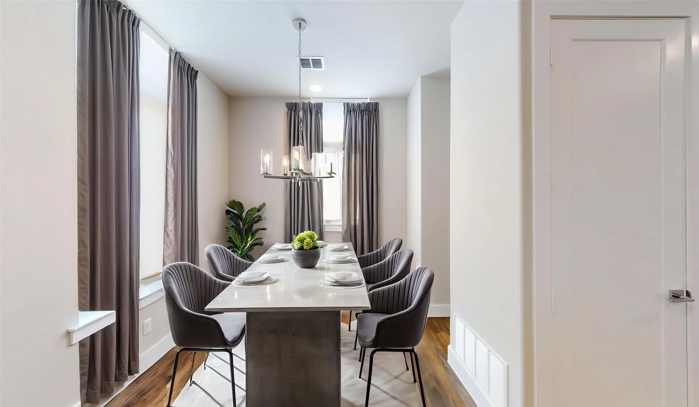 Townhouse For Sale in Dallas County , 13228 Bee Street, Farmers Branch, Texas 75234, 3 Bedroom, 4 Bathroom, 2 Garage spaces, 1,937 Sqft, built in 2017, mls#21389213, Real Estate Agent in Farmers Branch, Homes For Sale in Dallas county, Homes For Sale in Farmers Branch, Realtor in Farmers Branch Texas, Real Estate Brokerage Independent Realty Texas, Luminita Cordes Realtor