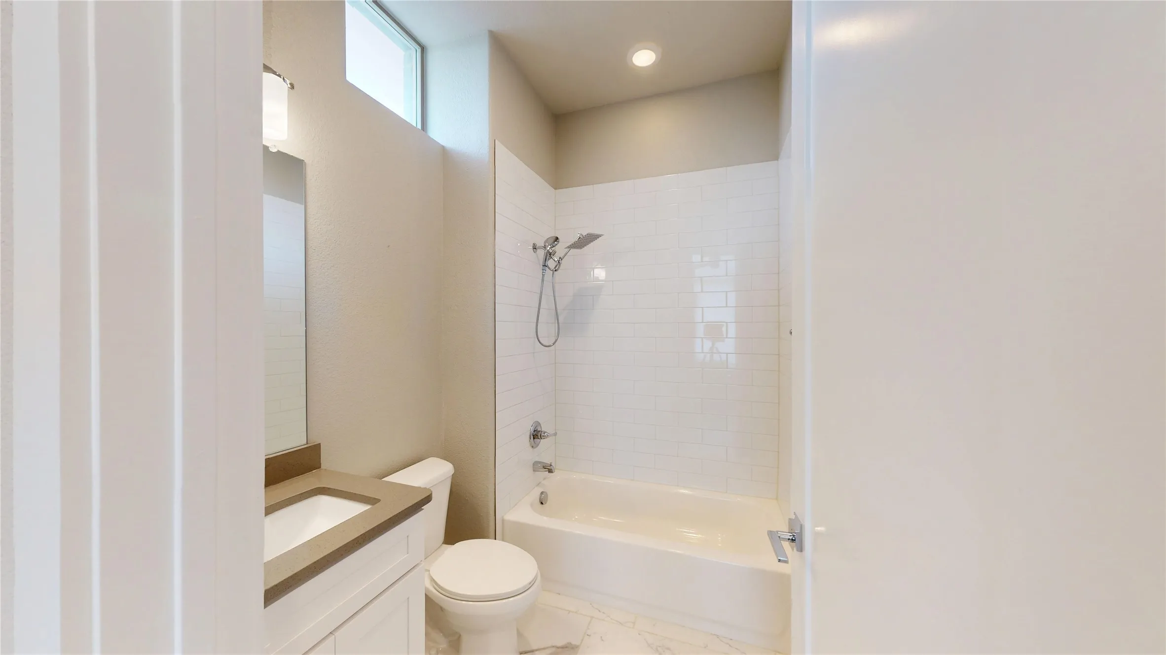 Townhouse For Sale in Dallas County , 13228 Bee Street, Farmers Branch, Texas 75234, 3 Bedroom, 4 Bathroom, 2 Garage spaces, 1,937 Sqft, built in 2017, mls#21389213, Real Estate Agent in Farmers Branch, Homes For Sale in Dallas county, Homes For Sale in Farmers Branch, Realtor in Farmers Branch Texas, Real Estate Brokerage Independent Realty Texas, Luminita Cordes Realtor