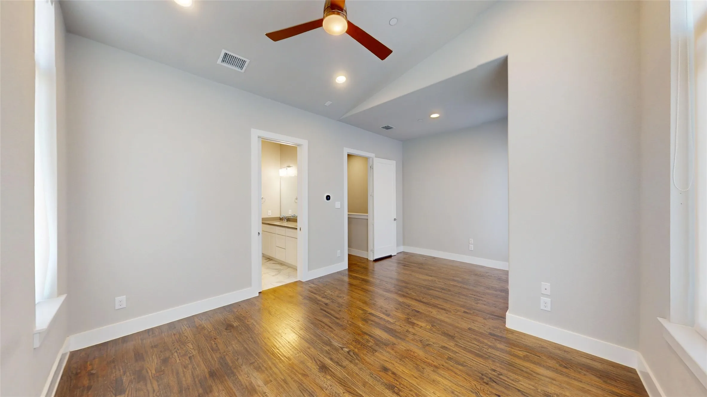 Townhouse For Sale in Dallas County , 13228 Bee Street, Farmers Branch, Texas 75234, 3 Bedroom, 4 Bathroom, 2 Garage spaces, 1,937 Sqft, built in 2017, mls#21389213, Real Estate Agent in Farmers Branch, Homes For Sale in Dallas county, Homes For Sale in Farmers Branch, Realtor in Farmers Branch Texas, Real Estate Brokerage Independent Realty Texas, Luminita Cordes Realtor
