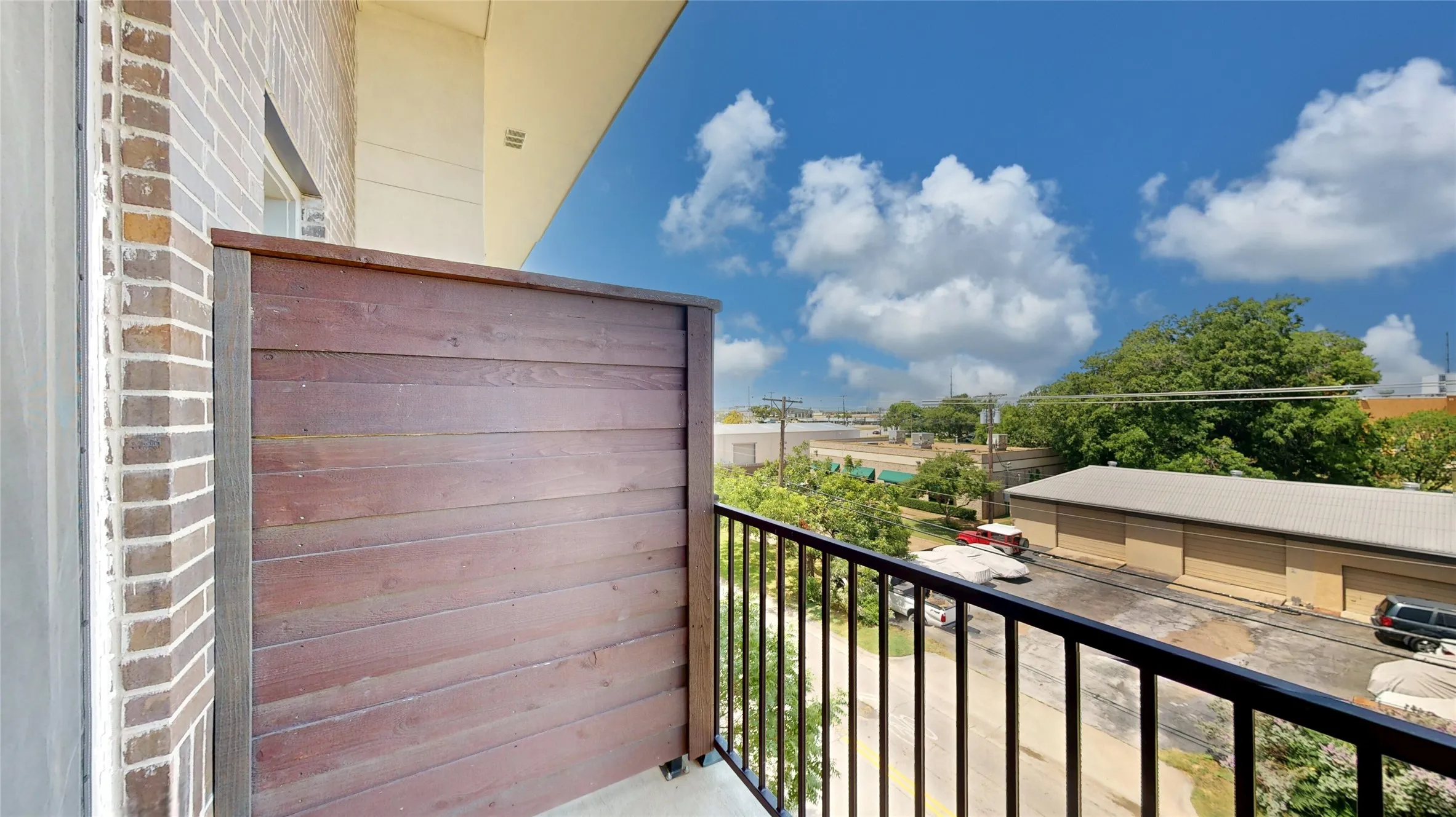 Townhouse For Sale in Dallas County , 13228 Bee Street, Farmers Branch, Texas 75234, 3 Bedroom, 4 Bathroom, 2 Garage spaces, 1,937 Sqft, built in 2017, mls#21389213, Real Estate Agent in Farmers Branch, Homes For Sale in Dallas county, Homes For Sale in Farmers Branch, Realtor in Farmers Branch Texas, Real Estate Brokerage Independent Realty Texas, Luminita Cordes Realtor