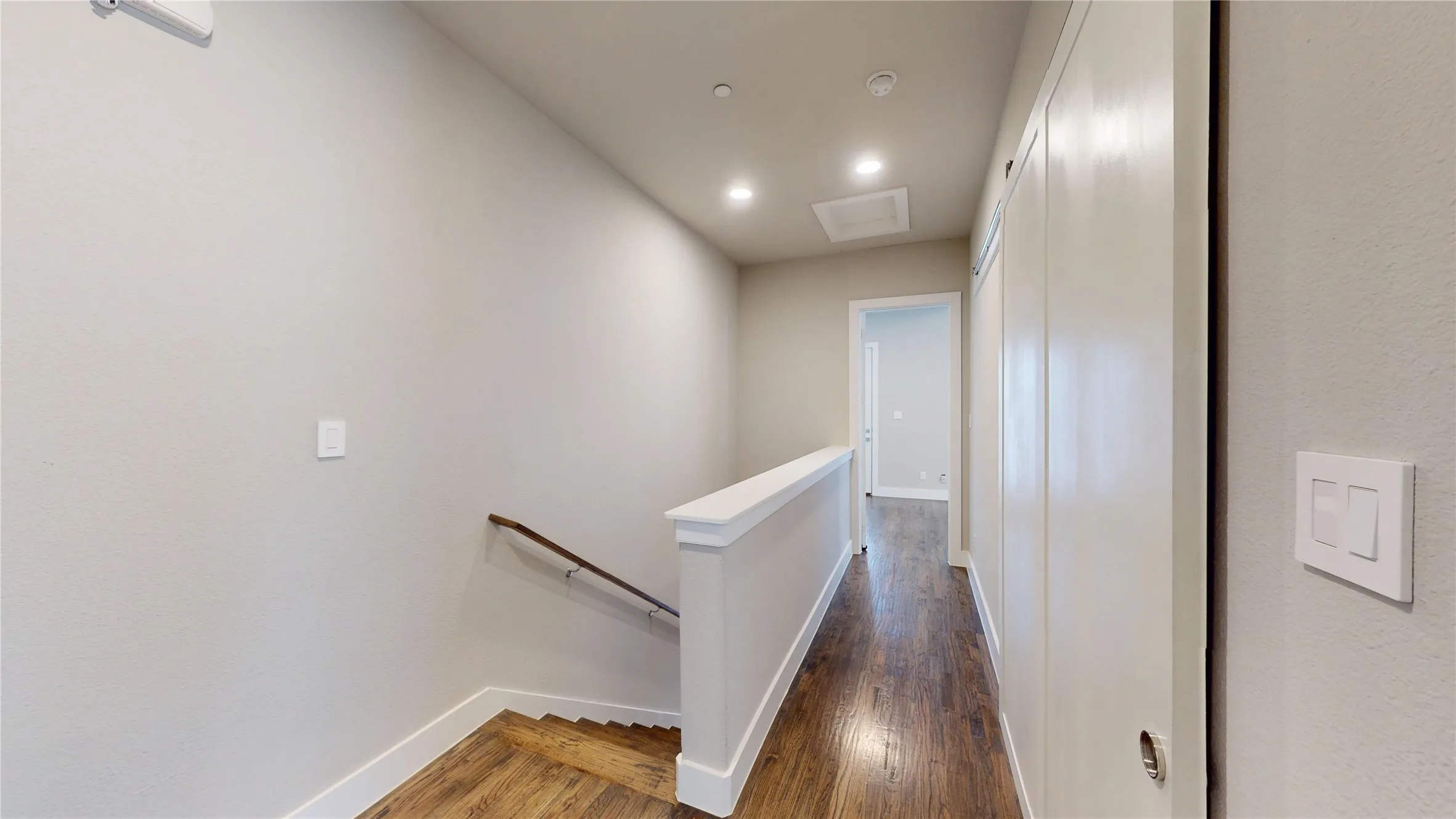 Townhouse For Sale in Dallas County , 13228 Bee Street, Farmers Branch, Texas 75234, 3 Bedroom, 4 Bathroom, 2 Garage spaces, 1,937 Sqft, built in 2017, mls#21389213, Real Estate Agent in Farmers Branch, Homes For Sale in Dallas county, Homes For Sale in Farmers Branch, Realtor in Farmers Branch Texas, Real Estate Brokerage Independent Realty Texas, Luminita Cordes Realtor