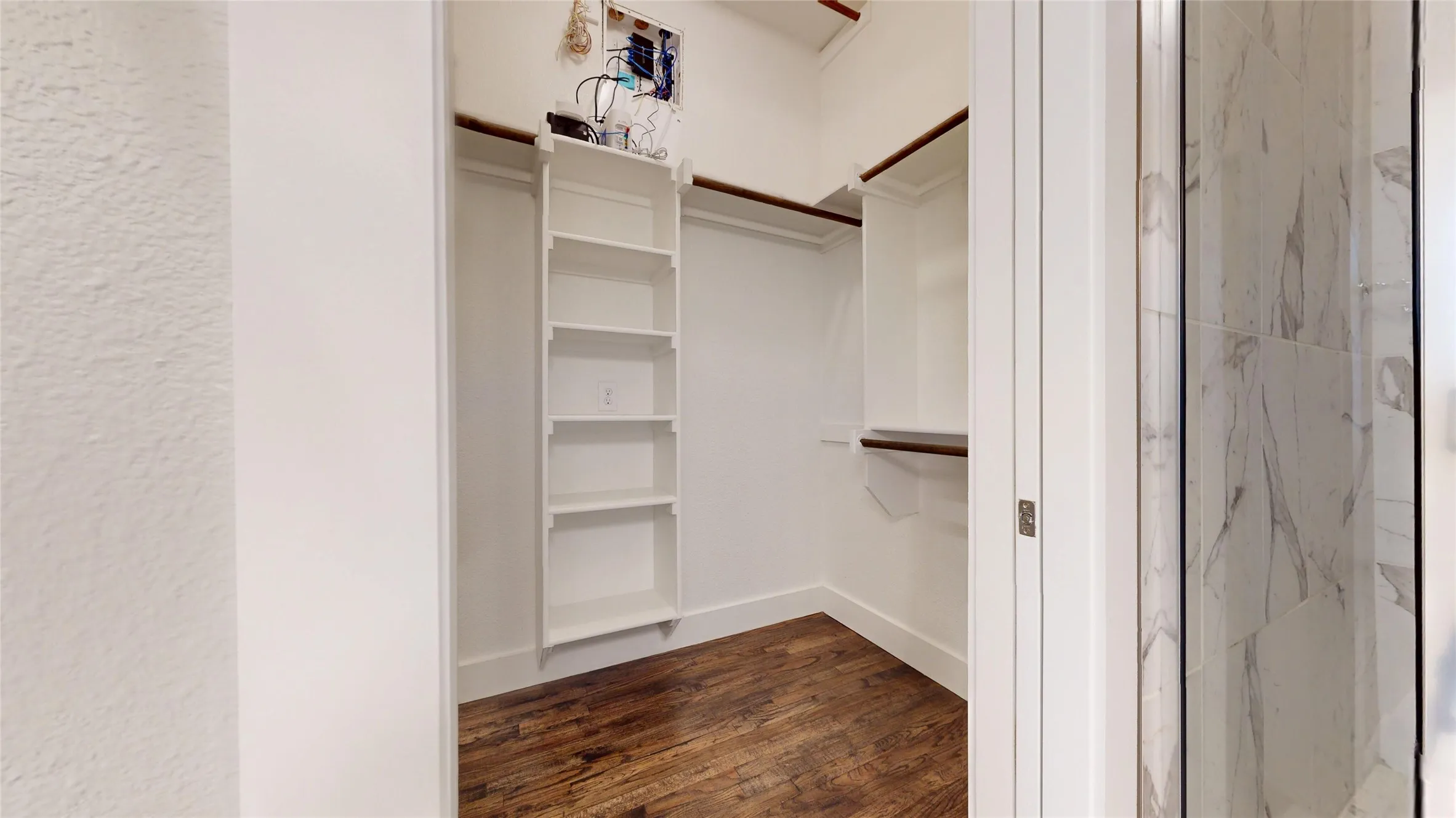 Townhouse For Sale in Dallas County , 13228 Bee Street, Farmers Branch, Texas 75234, 3 Bedroom, 4 Bathroom, 2 Garage spaces, 1,937 Sqft, built in 2017, mls#21389213, Real Estate Agent in Farmers Branch, Homes For Sale in Dallas county, Homes For Sale in Farmers Branch, Realtor in Farmers Branch Texas, Real Estate Brokerage Independent Realty Texas, Luminita Cordes Realtor