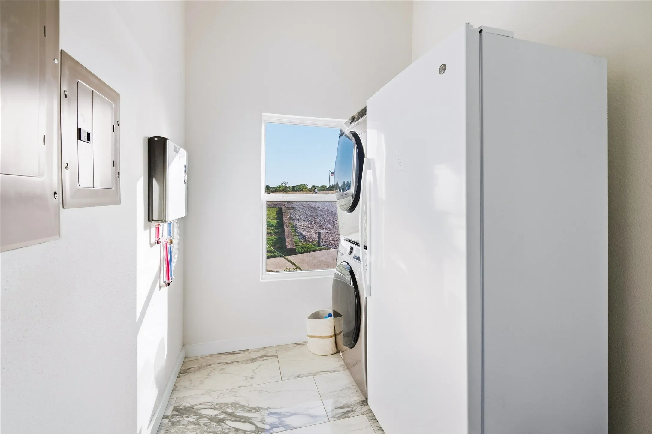 Single Family Residence For Sale in Johnson County , 1045 Augustus Court, Rio Vista, Texas 76093, 4 Bedroom, 3 Bathroom, Garage spaces, 2,577 Sqft, built in 2022, mls#21389588, Real Estate Agent in Rio Vista, Homes For Sale in Johnson county, Homes For Sale in Rio Vista, Realtor in Rio Vista Texas, Real Estate Brokerage Independent Realty Texas, Luminita Cordes Realtor