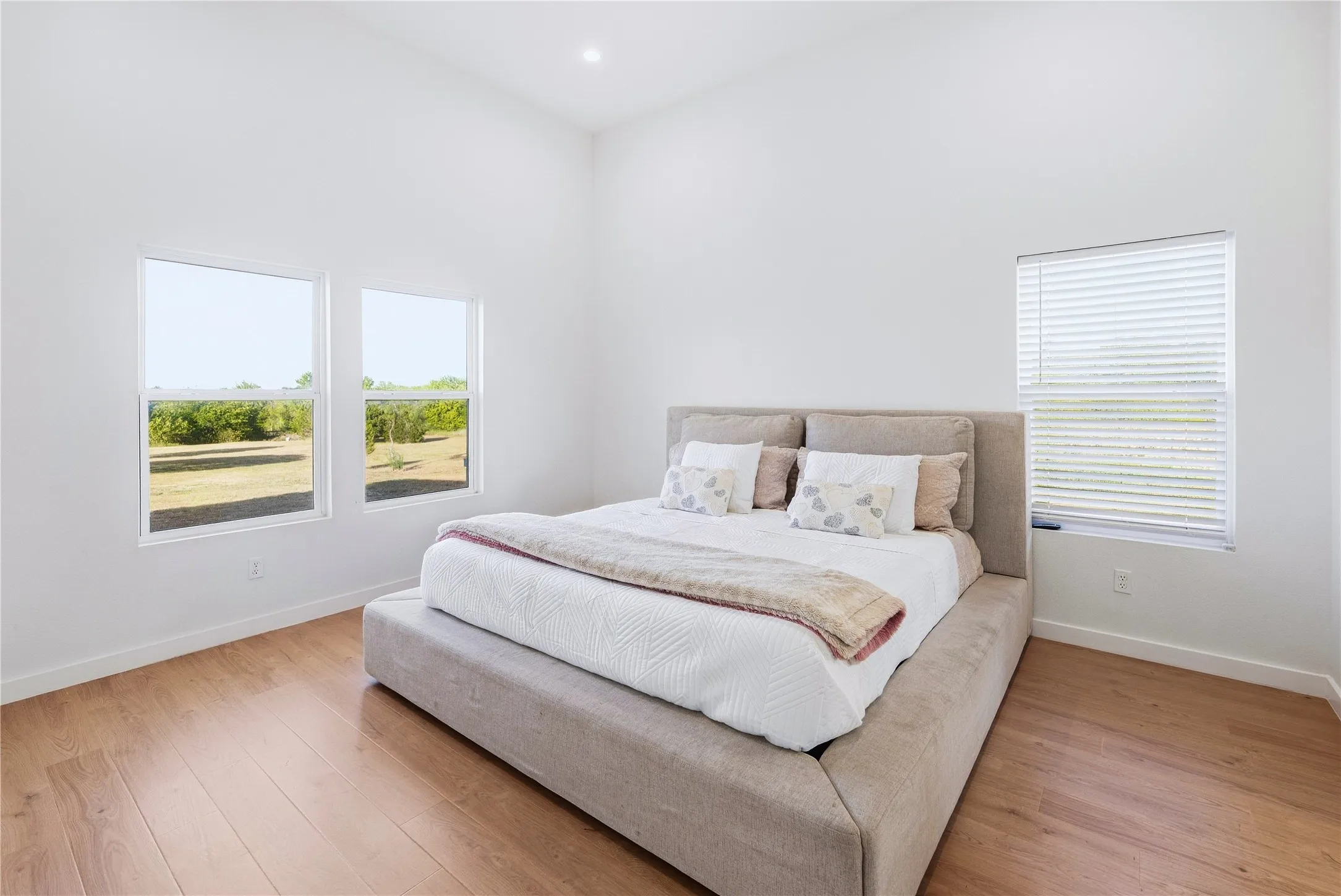 Single Family Residence For Sale in Johnson County , 1045 Augustus Court, Rio Vista, Texas 76093, 4 Bedroom, 3 Bathroom, Garage spaces, 2,577 Sqft, built in 2022, mls#21389588, Real Estate Agent in Rio Vista, Homes For Sale in Johnson county, Homes For Sale in Rio Vista, Realtor in Rio Vista Texas, Real Estate Brokerage Independent Realty Texas, Luminita Cordes Realtor