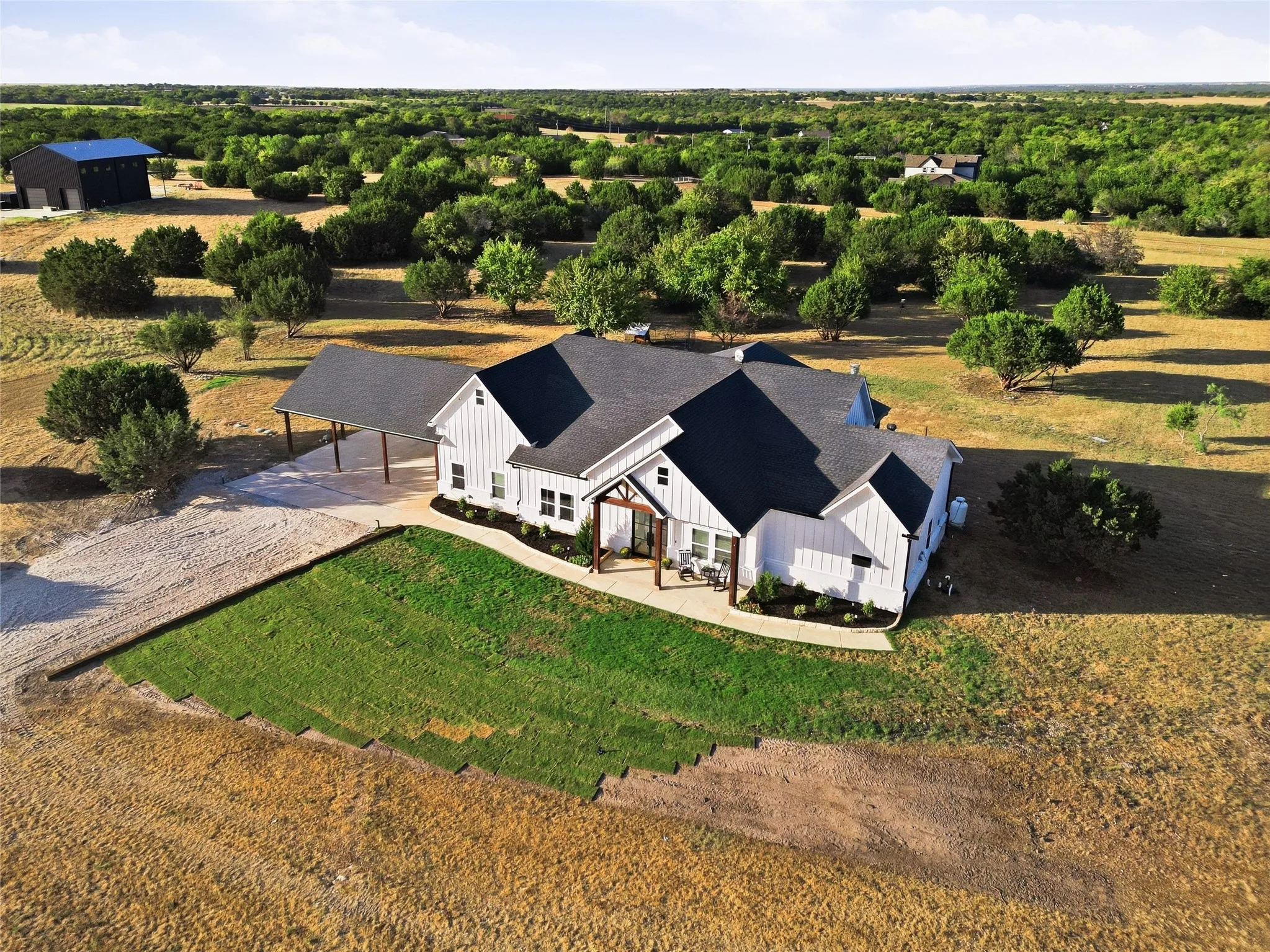 Single Family Residence For Sale in Johnson County , 1045 Augustus Court, Rio Vista, Texas 76093, 4 Bedroom, 3 Bathroom, Garage spaces, 2,577 Sqft, built in 2022, mls#21389588, Real Estate Agent in Rio Vista, Homes For Sale in Johnson county, Homes For Sale in Rio Vista, Realtor in Rio Vista Texas, Real Estate Brokerage Independent Realty Texas, Luminita Cordes Realtor