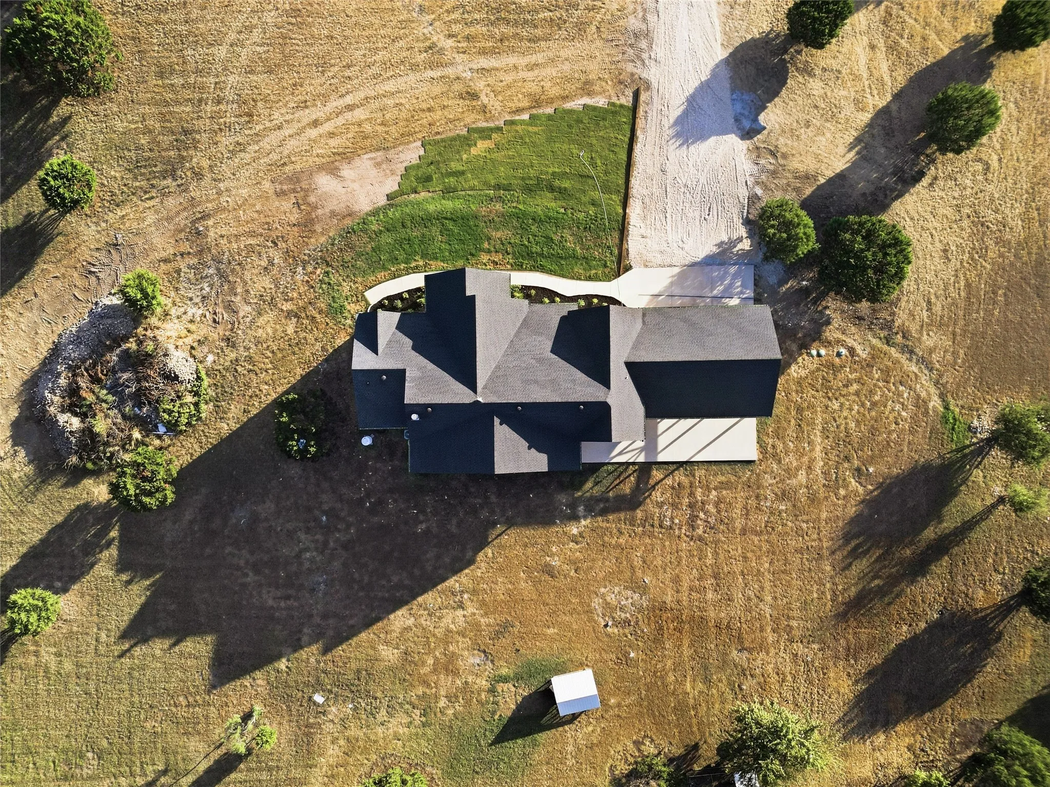 Single Family Residence For Sale in Johnson County , 1045 Augustus Court, Rio Vista, Texas 76093, 4 Bedroom, 3 Bathroom, Garage spaces, 2,577 Sqft, built in 2022, mls#21389588, Real Estate Agent in Rio Vista, Homes For Sale in Johnson county, Homes For Sale in Rio Vista, Realtor in Rio Vista Texas, Real Estate Brokerage Independent Realty Texas, Luminita Cordes Realtor