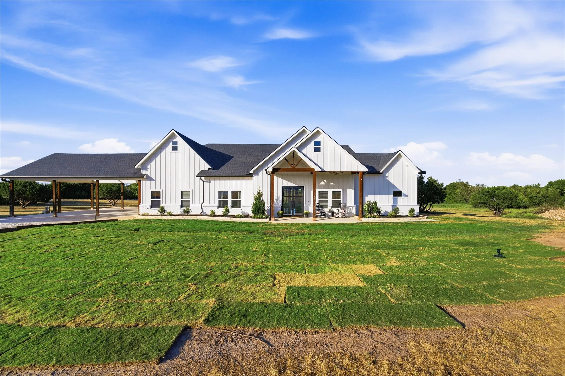 Single Family Residence For Sale in Johnson County , 1045 Augustus Court, Rio Vista, Texas 76093, 4 Bedroom, 3 Bathroom, Garage spaces, 2,577 Sqft, built in 2022, mls#21389588, Real Estate Agent in Rio Vista, Homes For Sale in Johnson county, Homes For Sale in Rio Vista, Realtor in Rio Vista Texas, Real Estate Brokerage Independent Realty Texas, Luminita Cordes Realtor