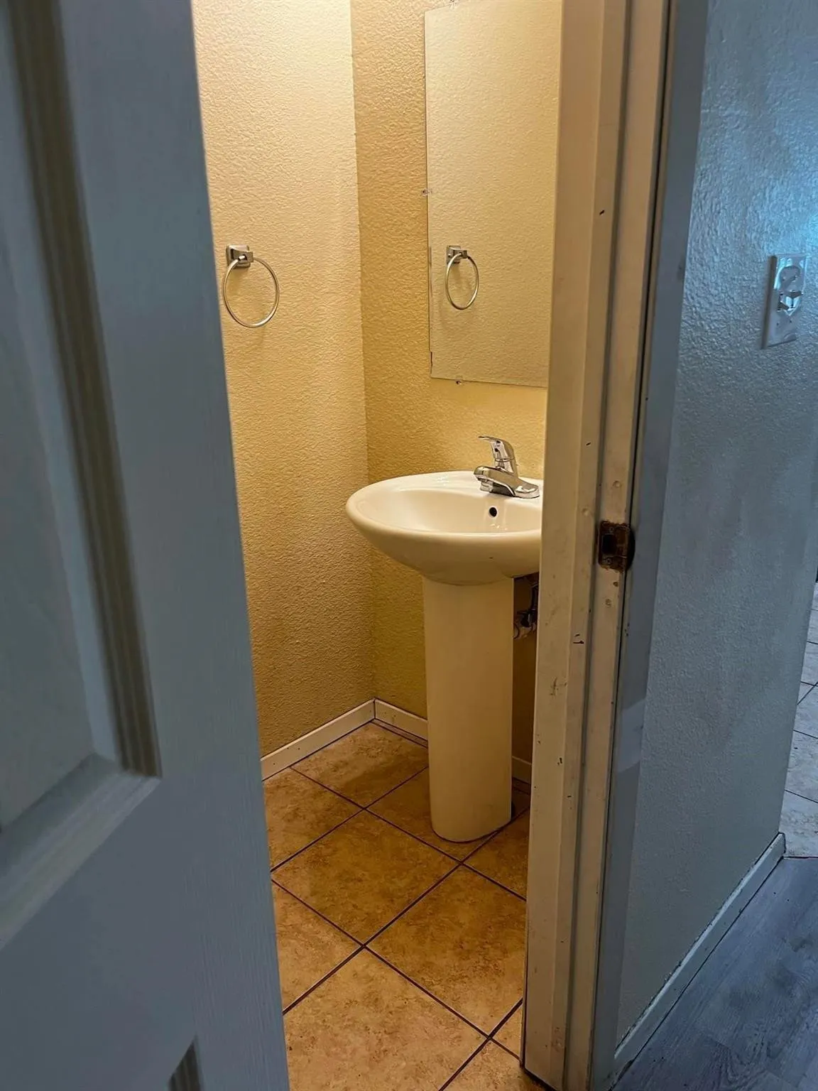 Quadruplex For Rent in Hunt County , 1050 Agape Court 1, Caddo Mills, Texas 75135, 3 Bedroom, 3 Bathroom, 1 Garage spaces, 1,500 Sqft, built in 2009, mls#21389635, Real Estate Agent in Caddo Mills, Homes For Rent in Hunt county, Homes For Rent in Caddo Mills, Realtor in Caddo Mills Texas, Real Estate Brokerage Independent Realty Texas, Luminita Cordes Realtor