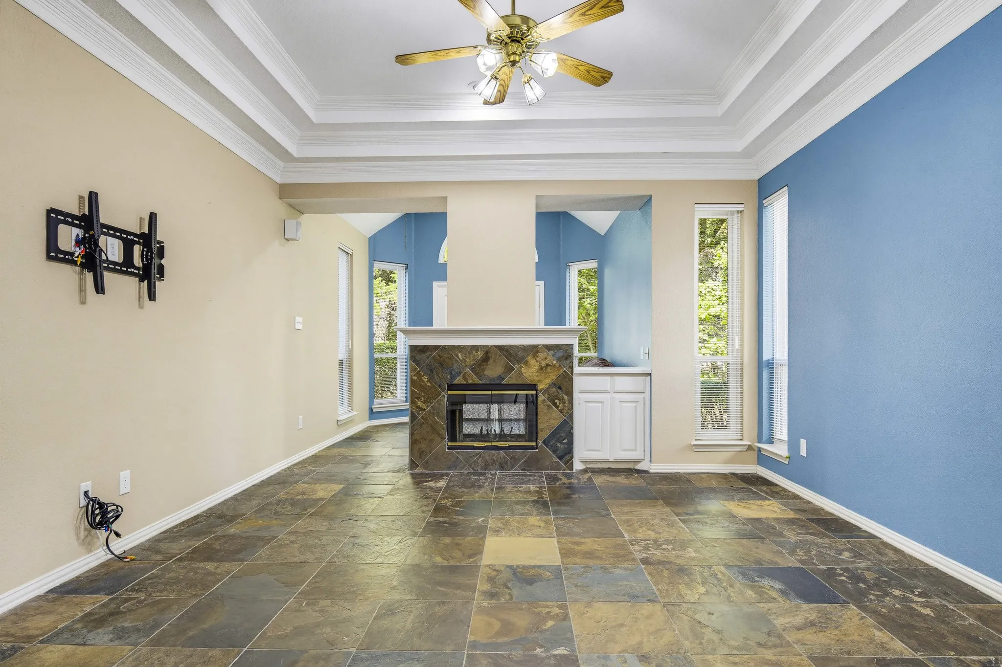 Single Family Residence For Sale in Denton County , 1805 Kipling Drive, Flower Mound, Texas 75022, 3 Bedroom, 4 Bathroom, 2 Garage spaces, 3,459 Sqft, built in 1992, mls#21388952, Real Estate Agent in Flower Mound, Homes For Sale in Denton county, Homes For Sale in Flower Mound, Realtor in Flower Mound Texas, Real Estate Brokerage Independent Realty Texas, Luminita Cordes Realtor