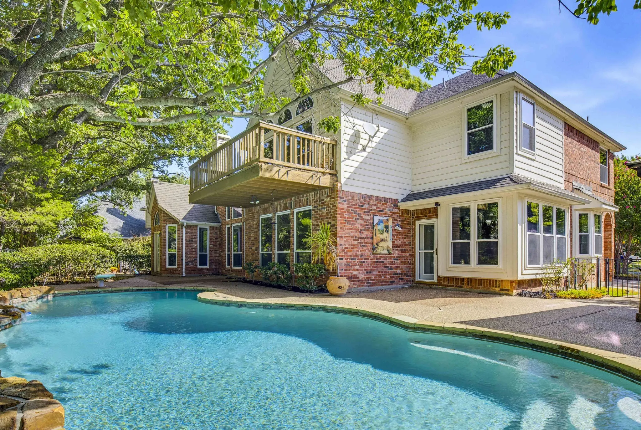 Single Family Residence For Sale in Denton County , 1805 Kipling Drive, Flower Mound, Texas 75022, 3 Bedroom, 4 Bathroom, 2 Garage spaces, 3,459 Sqft, built in 1992, mls#21388952, Real Estate Agent in Flower Mound, Homes For Sale in Denton county, Homes For Sale in Flower Mound, Realtor in Flower Mound Texas, Real Estate Brokerage Independent Realty Texas, Luminita Cordes Realtor