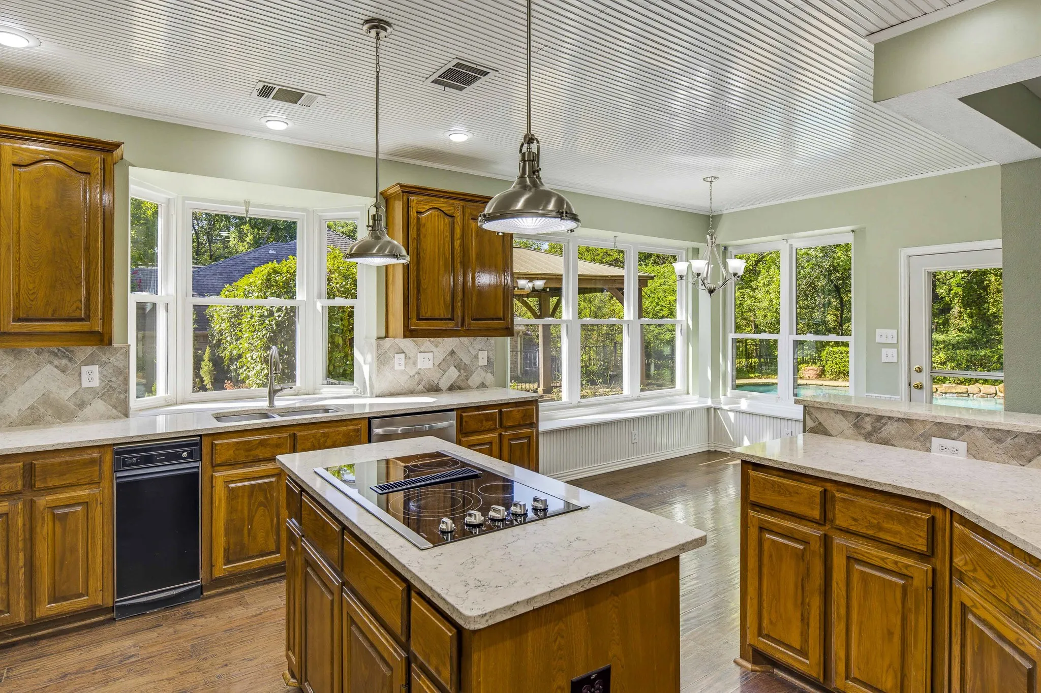 Single Family Residence For Sale in Denton County , 1805 Kipling Drive, Flower Mound, Texas 75022, 3 Bedroom, 4 Bathroom, 2 Garage spaces, 3,459 Sqft, built in 1992, mls#21388952, Real Estate Agent in Flower Mound, Homes For Sale in Denton county, Homes For Sale in Flower Mound, Realtor in Flower Mound Texas, Real Estate Brokerage Independent Realty Texas, Luminita Cordes Realtor
