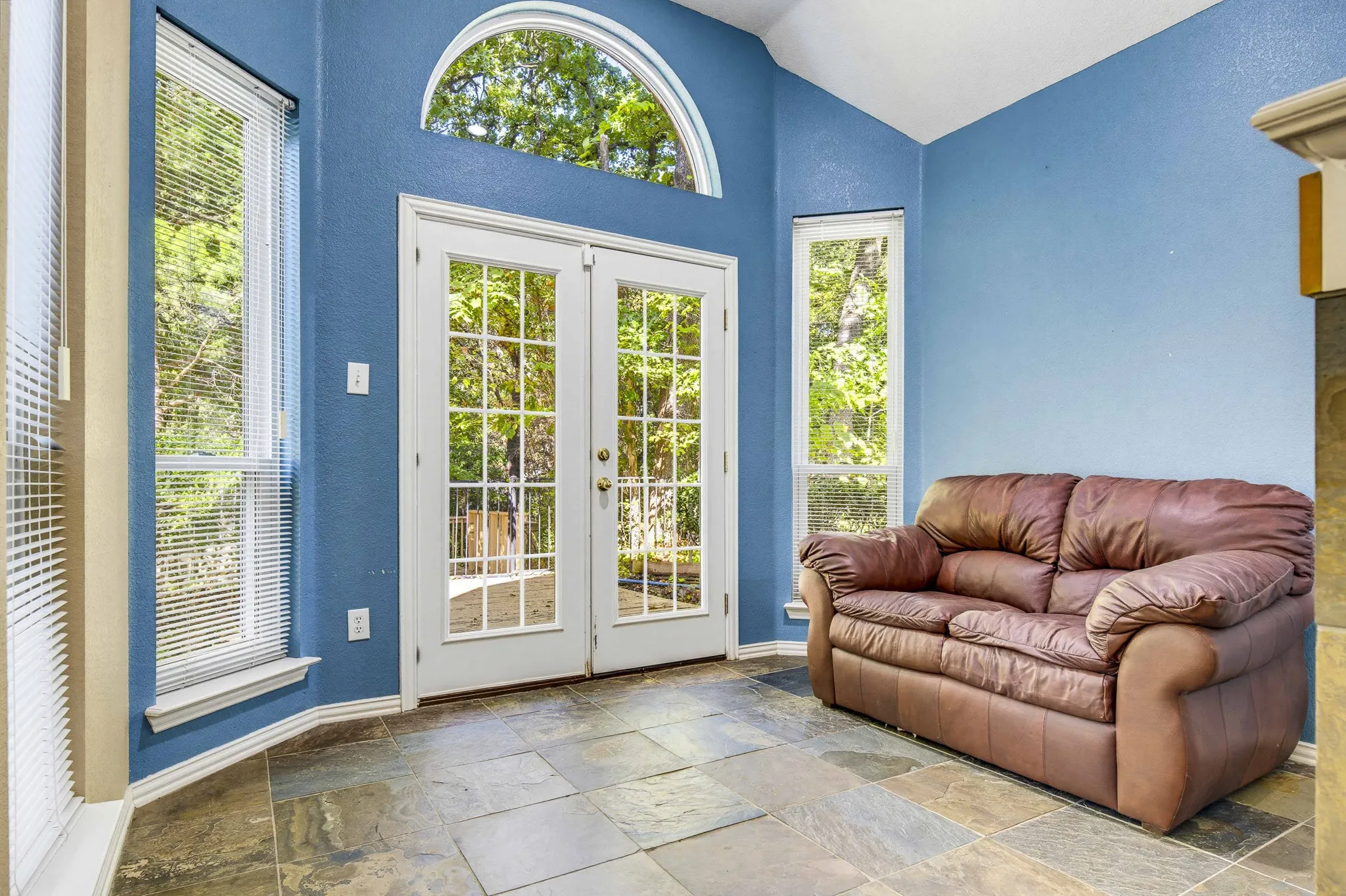 Single Family Residence For Sale in Denton County , 1805 Kipling Drive, Flower Mound, Texas 75022, 3 Bedroom, 4 Bathroom, 2 Garage spaces, 3,459 Sqft, built in 1992, mls#21388952, Real Estate Agent in Flower Mound, Homes For Sale in Denton county, Homes For Sale in Flower Mound, Realtor in Flower Mound Texas, Real Estate Brokerage Independent Realty Texas, Luminita Cordes Realtor