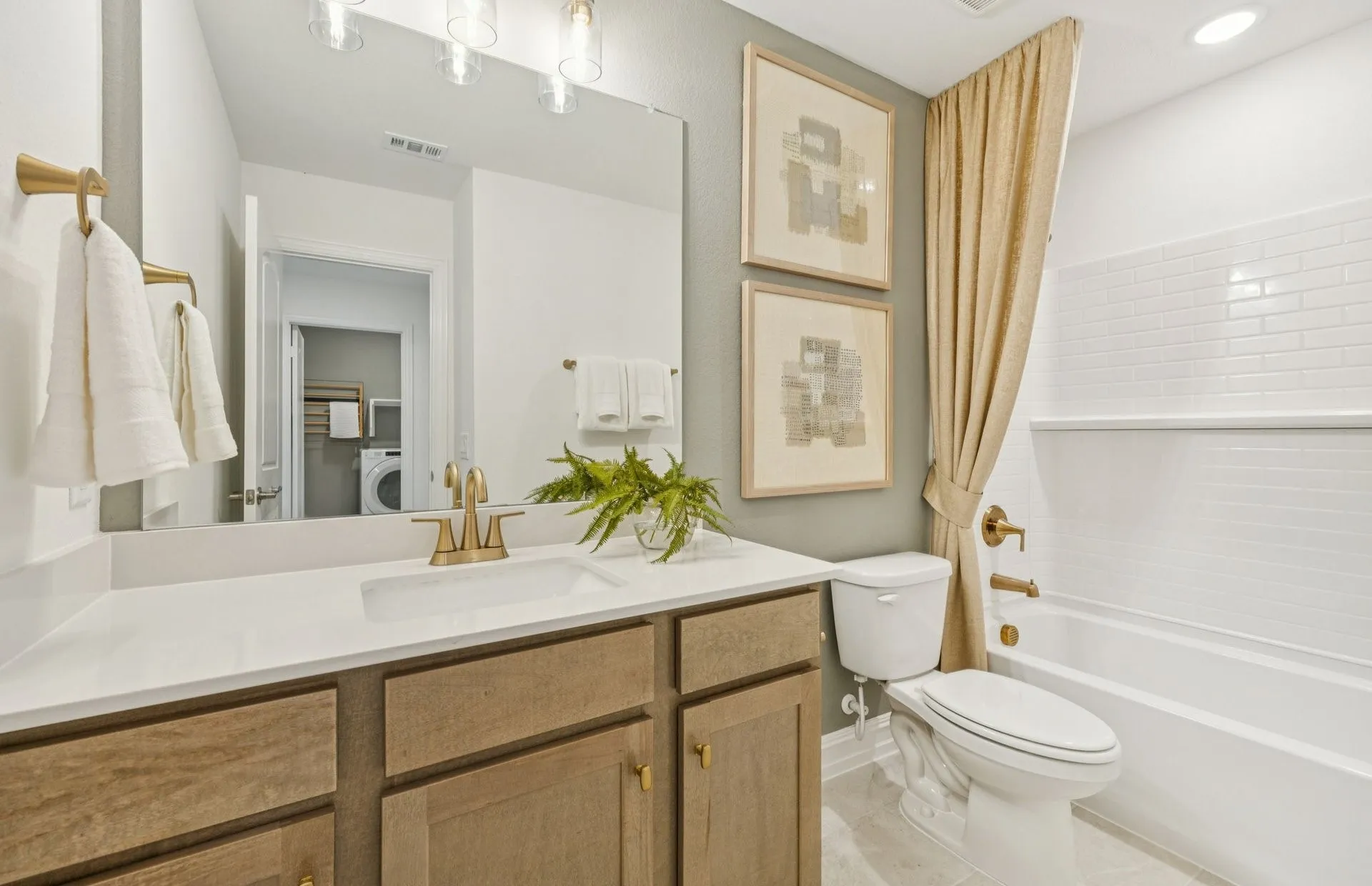 *Model Representation - Spacious secondary bathroom