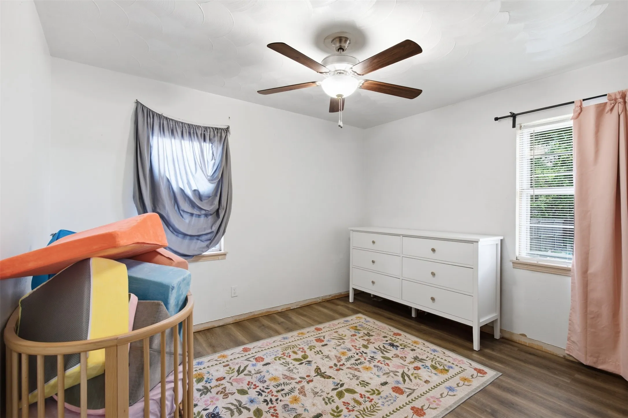 Single Family Residence For Sale in Dallas County , 1141 Rancho Drive, Mesquite, Texas 75149, 3 Bedroom, 1 Bathroom, 1 Garage spaces, 1,182 Sqft, built in 1961, mls#21388886, Real Estate Agent in Mesquite, Homes For Sale in Dallas county, Homes For Sale in Mesquite, Realtor in Mesquite Texas, Real Estate Brokerage Independent Realty Texas, Luminita Cordes Realtor