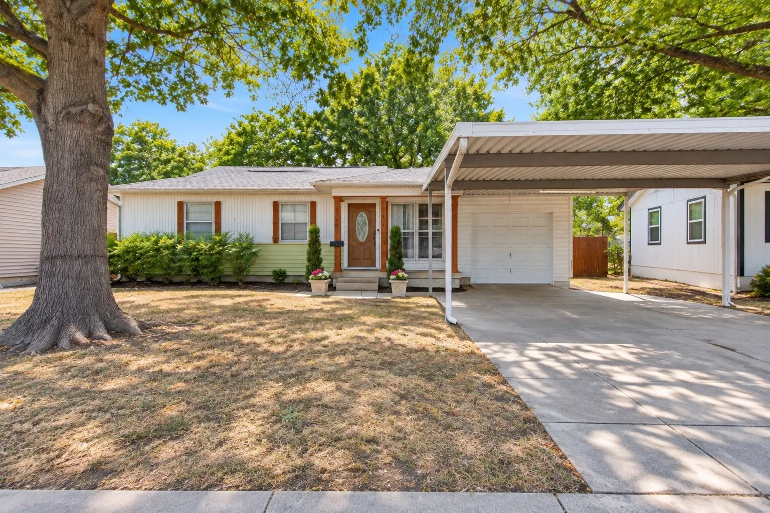 Single Family Residence For Sale in Dallas County , 1141 Rancho Drive, Mesquite, Texas 75149, 3 Bedroom, 1 Bathroom, 1 Garage spaces, 1,182 Sqft, built in 1961, mls#21388886, Real Estate Agent in Mesquite, Homes For Sale in Dallas county, Homes For Sale in Mesquite, Realtor in Mesquite Texas, Real Estate Brokerage Independent Realty Texas, Luminita Cordes Realtor
