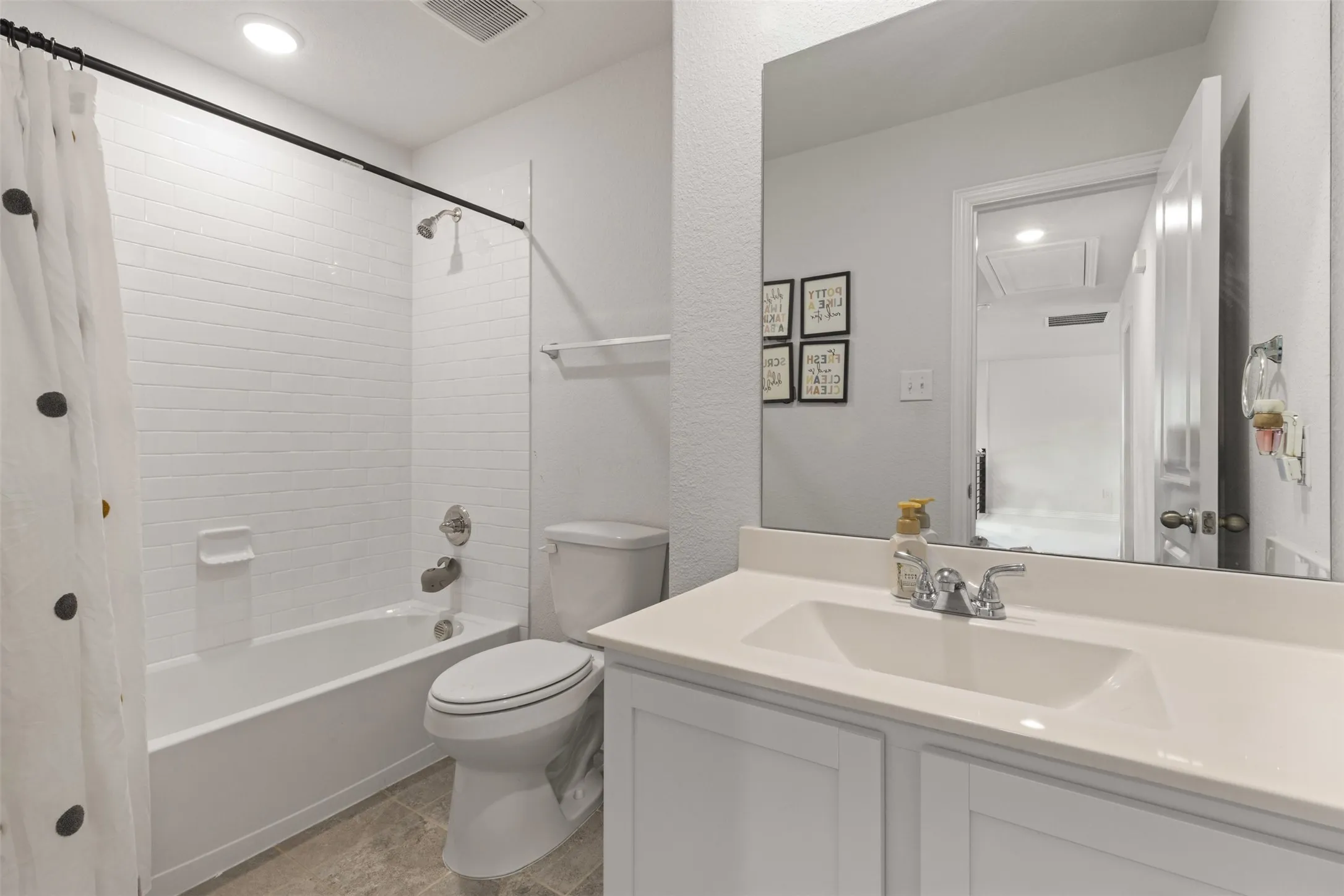 Guest Bathroom upstairs