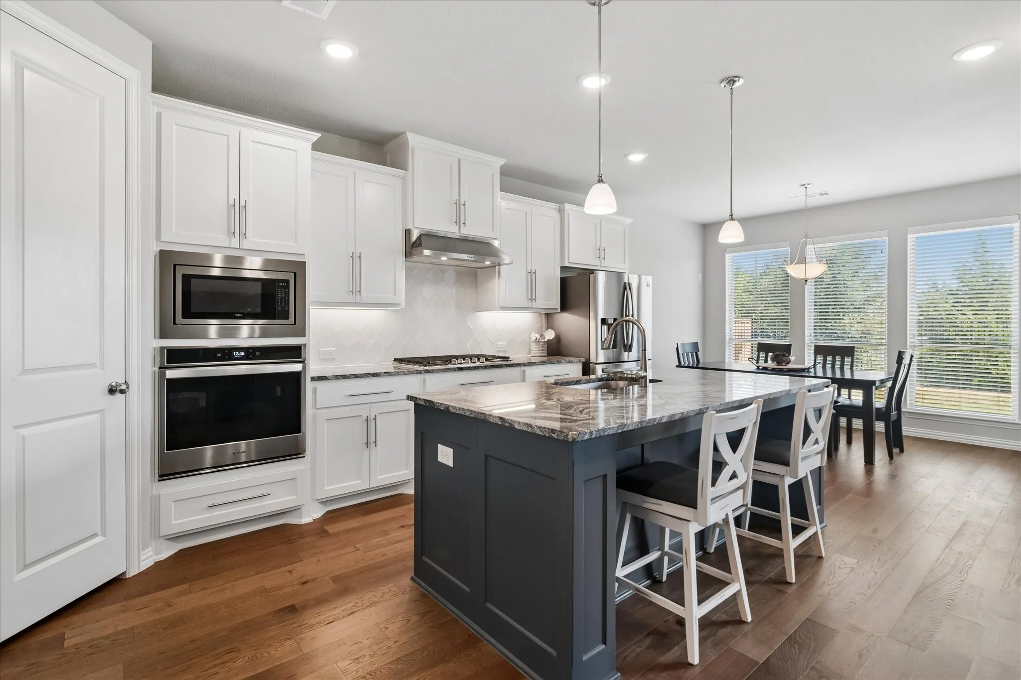Single Family Residence For Sale in Collin County , 4112 Indian Grass Lane, Celina, Texas 75078, 3 Bedroom, 3 Bathroom, 3 Garage spaces, 2,734 Sqft, built in 2020, mls#21388894, Real Estate Agent in Celina, Homes For Sale in Collin county, Homes For Sale in Celina, Realtor in Celina Texas, Real Estate Brokerage Independent Realty Texas, Luminita Cordes Realtor