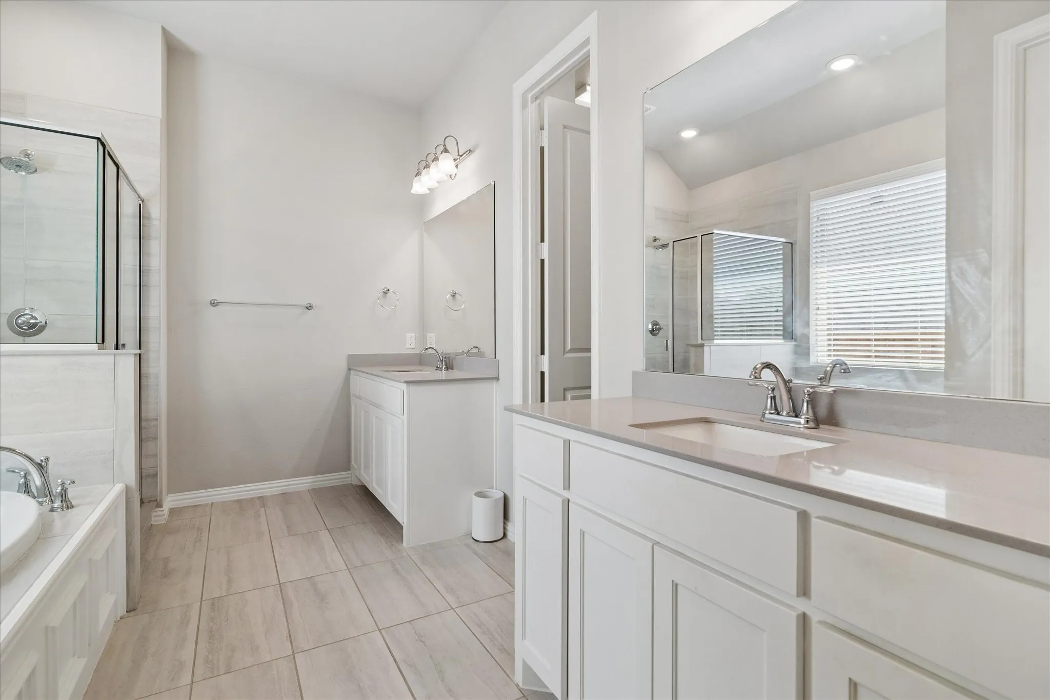 Single Family Residence For Sale in Collin County , 4112 Indian Grass Lane, Celina, Texas 75078, 3 Bedroom, 3 Bathroom, 3 Garage spaces, 2,734 Sqft, built in 2020, mls#21388894, Real Estate Agent in Celina, Homes For Sale in Collin county, Homes For Sale in Celina, Realtor in Celina Texas, Real Estate Brokerage Independent Realty Texas, Luminita Cordes Realtor