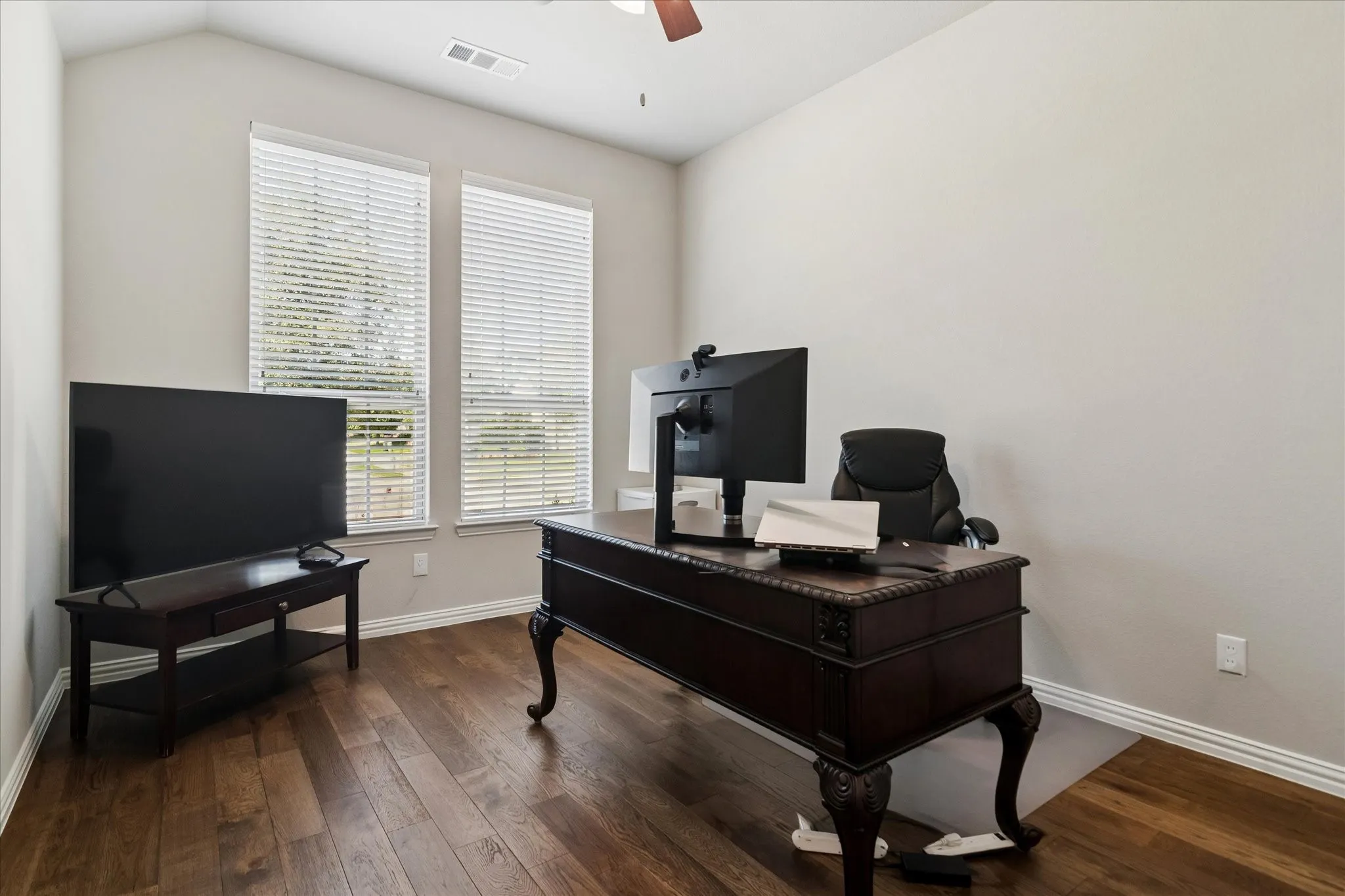 Single Family Residence For Sale in Collin County , 4112 Indian Grass Lane, Celina, Texas 75078, 3 Bedroom, 3 Bathroom, 3 Garage spaces, 2,734 Sqft, built in 2020, mls#21388894, Real Estate Agent in Celina, Homes For Sale in Collin county, Homes For Sale in Celina, Realtor in Celina Texas, Real Estate Brokerage Independent Realty Texas, Luminita Cordes Realtor