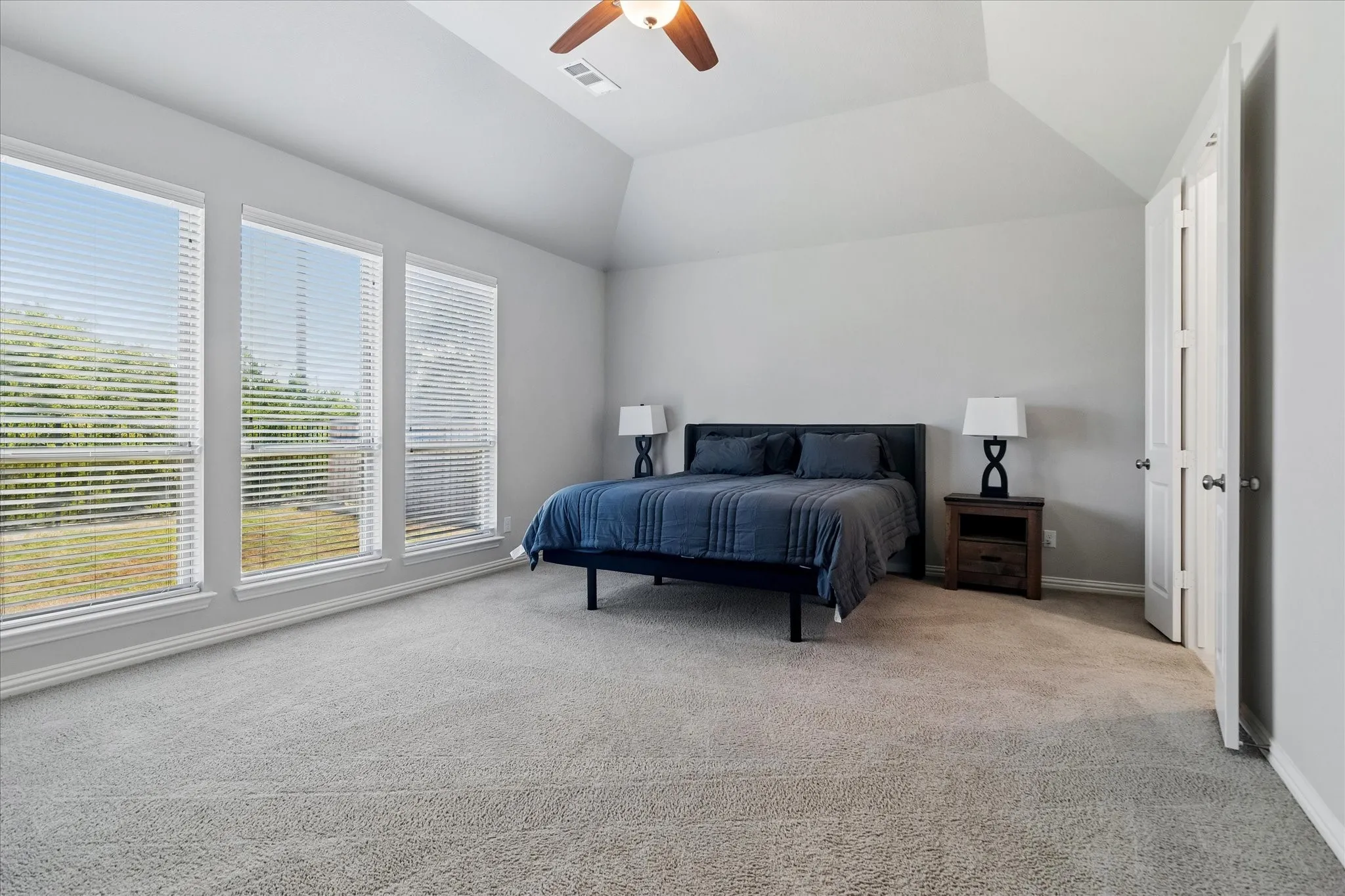 Single Family Residence For Sale in Collin County , 4112 Indian Grass Lane, Celina, Texas 75078, 3 Bedroom, 3 Bathroom, 3 Garage spaces, 2,734 Sqft, built in 2020, mls#21388894, Real Estate Agent in Celina, Homes For Sale in Collin county, Homes For Sale in Celina, Realtor in Celina Texas, Real Estate Brokerage Independent Realty Texas, Luminita Cordes Realtor